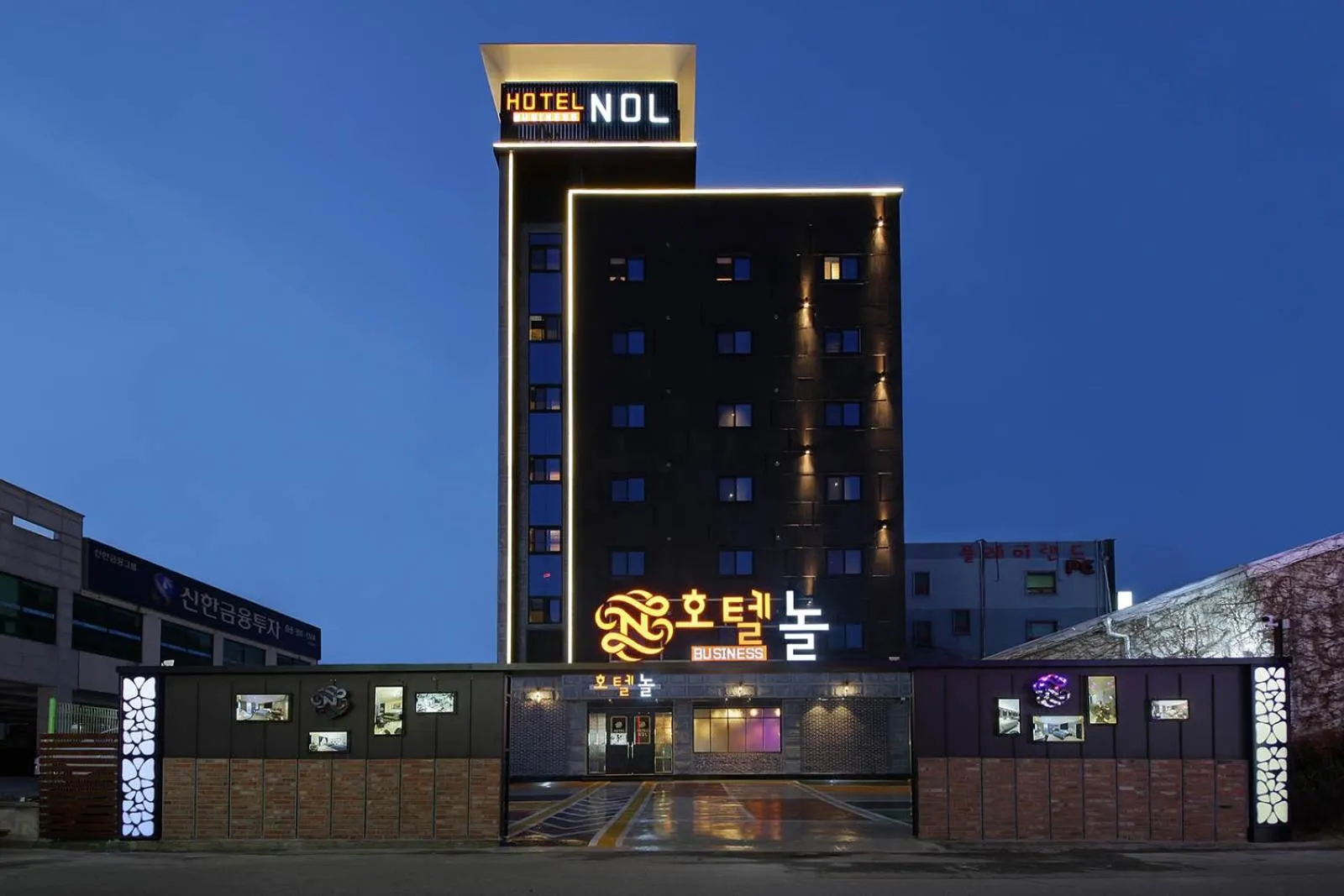 Property building in Hotel Nol