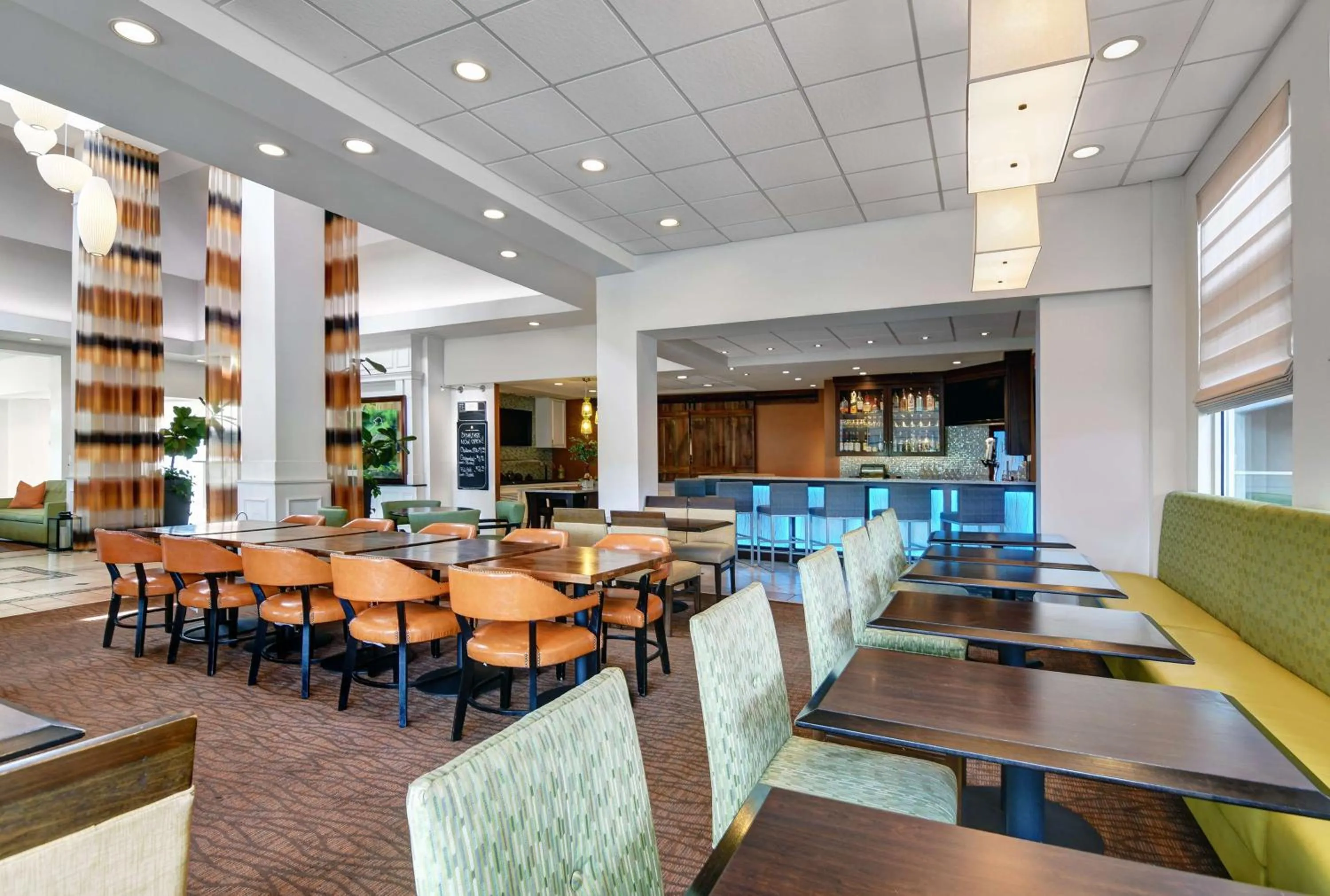 Restaurant/places to eat in Hilton Garden Inn Hamilton