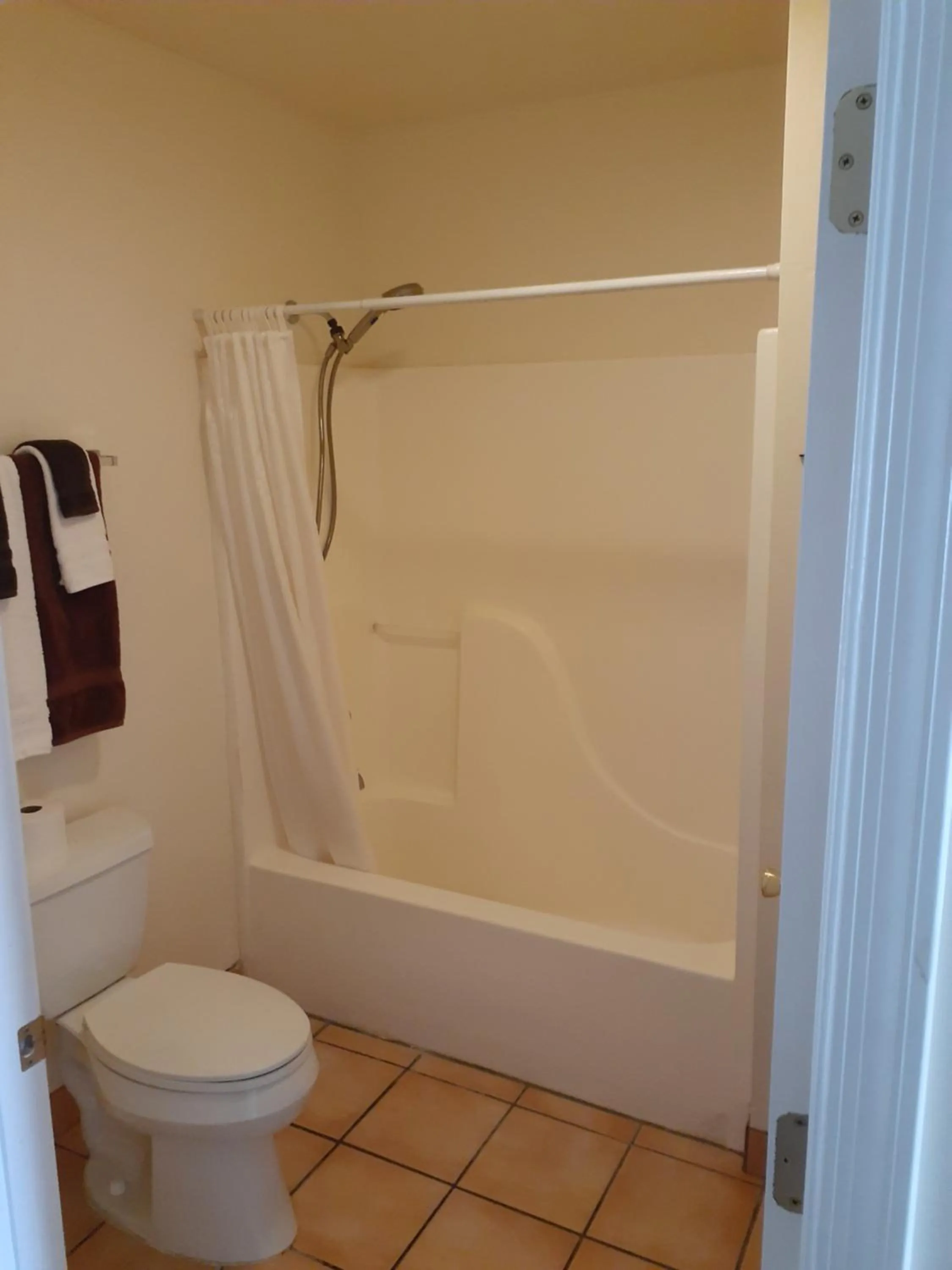 Bathroom in Stagecoach Suites