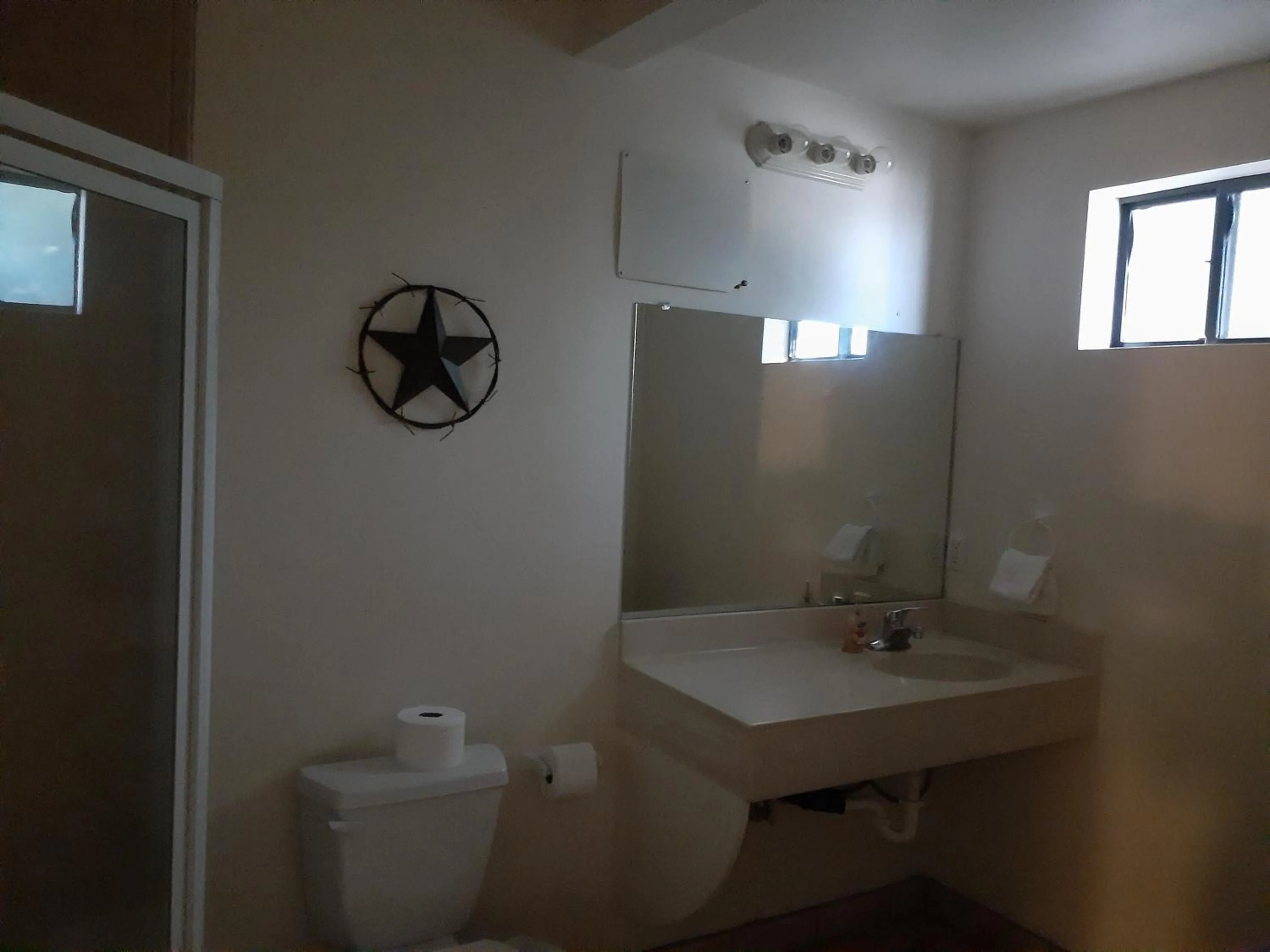 Bathroom in Stagecoach Suites