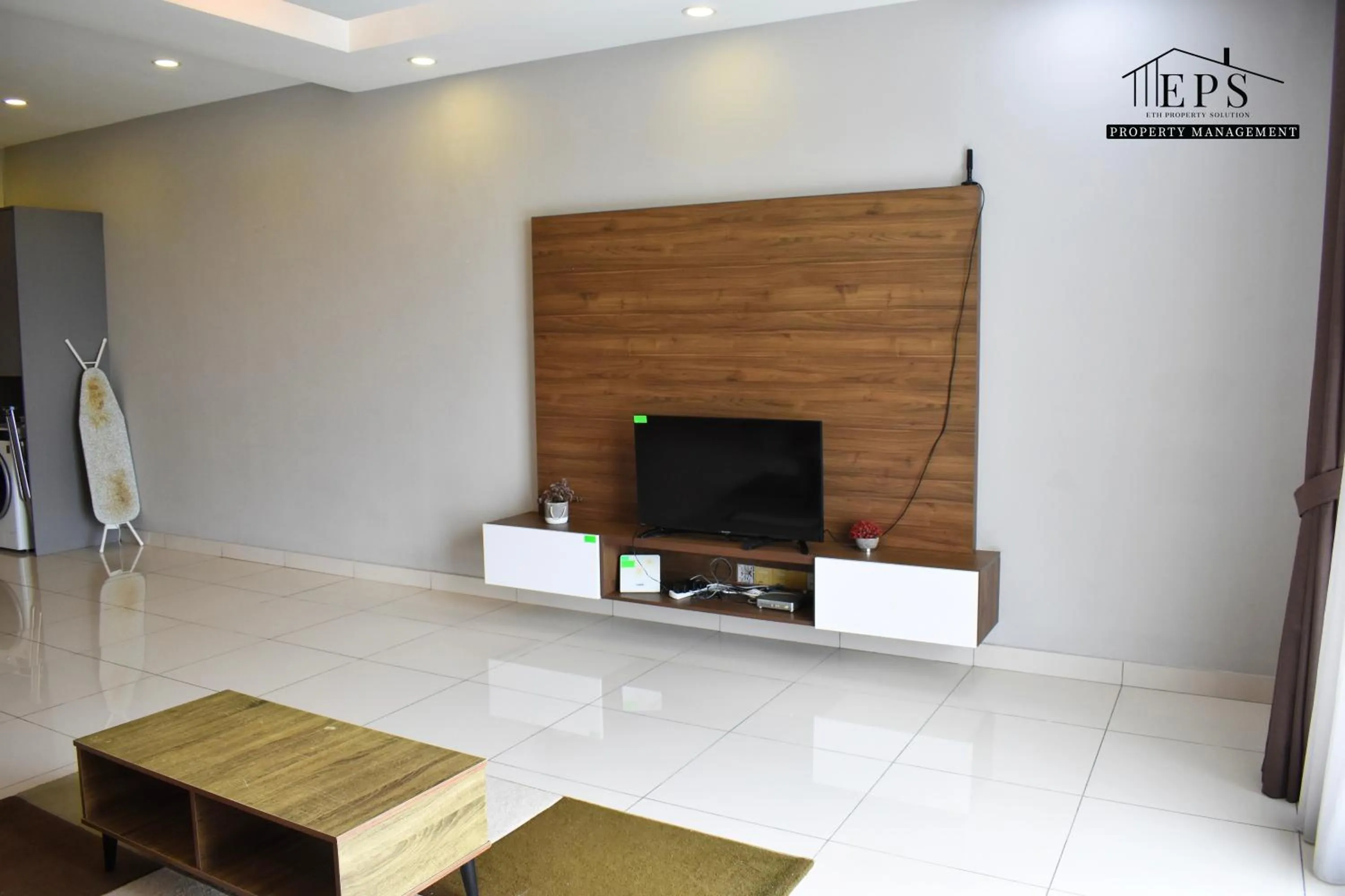 Damen Subang by Widebed