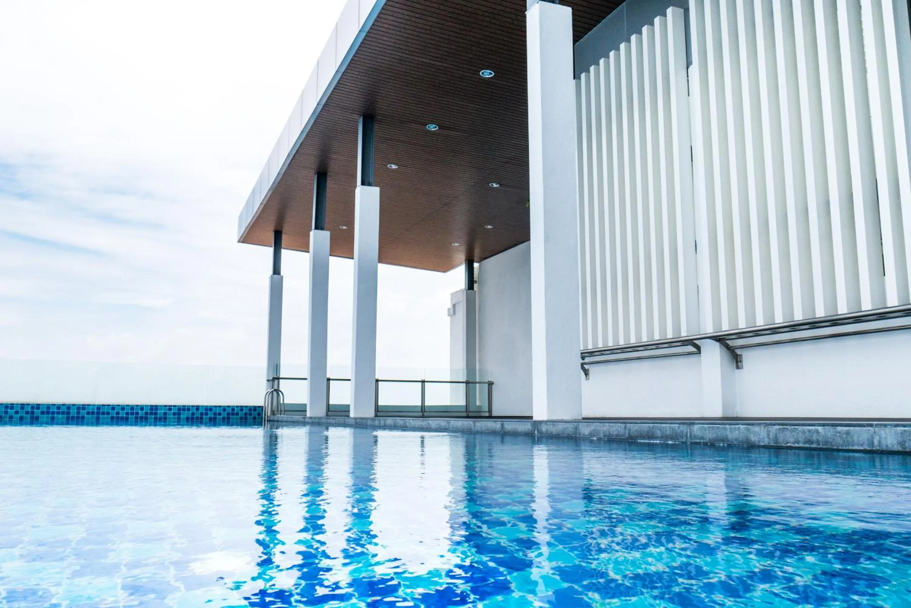 Swimming pool in Damen Subang by Widebed