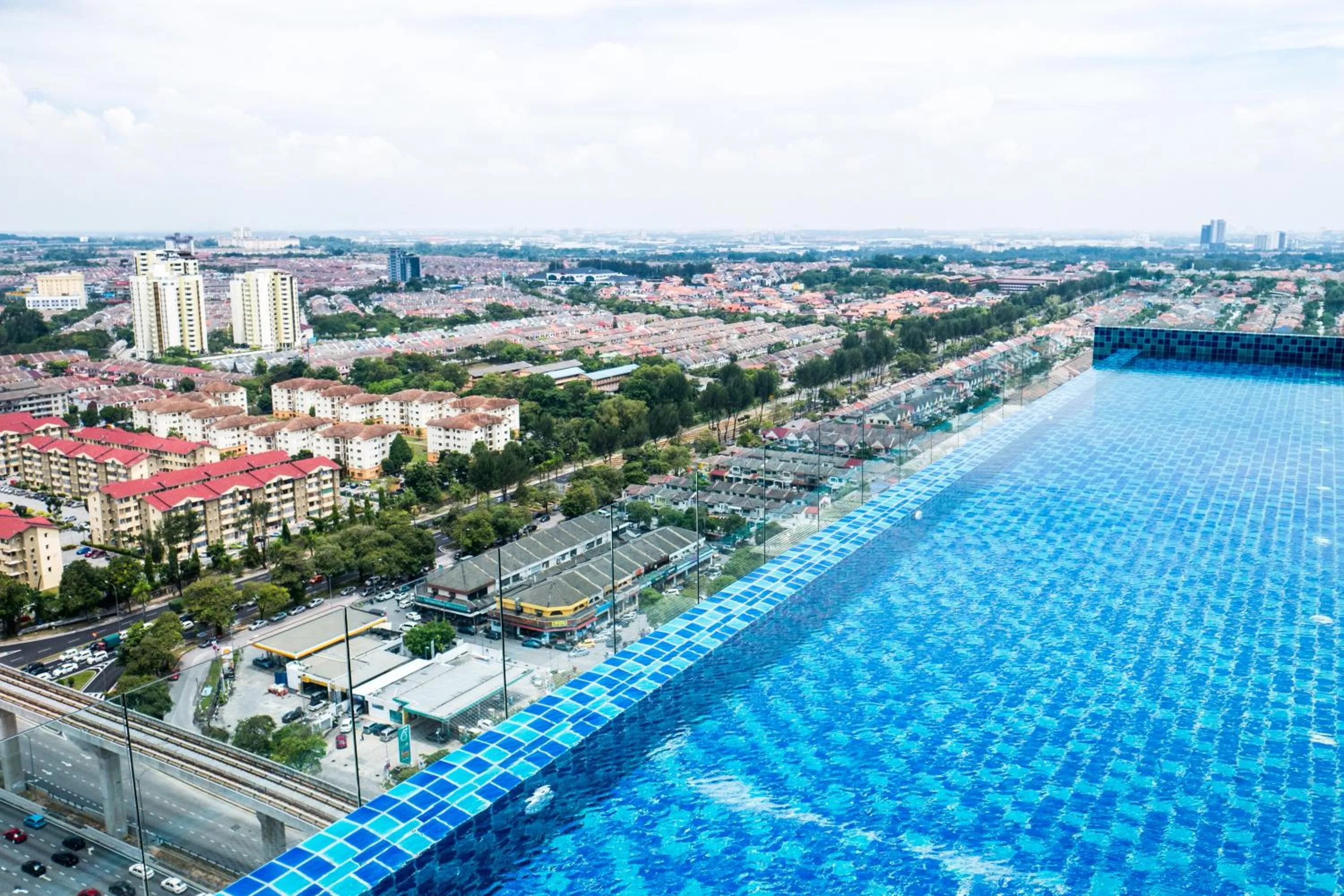 Swimming pool in Damen Subang by Widebed