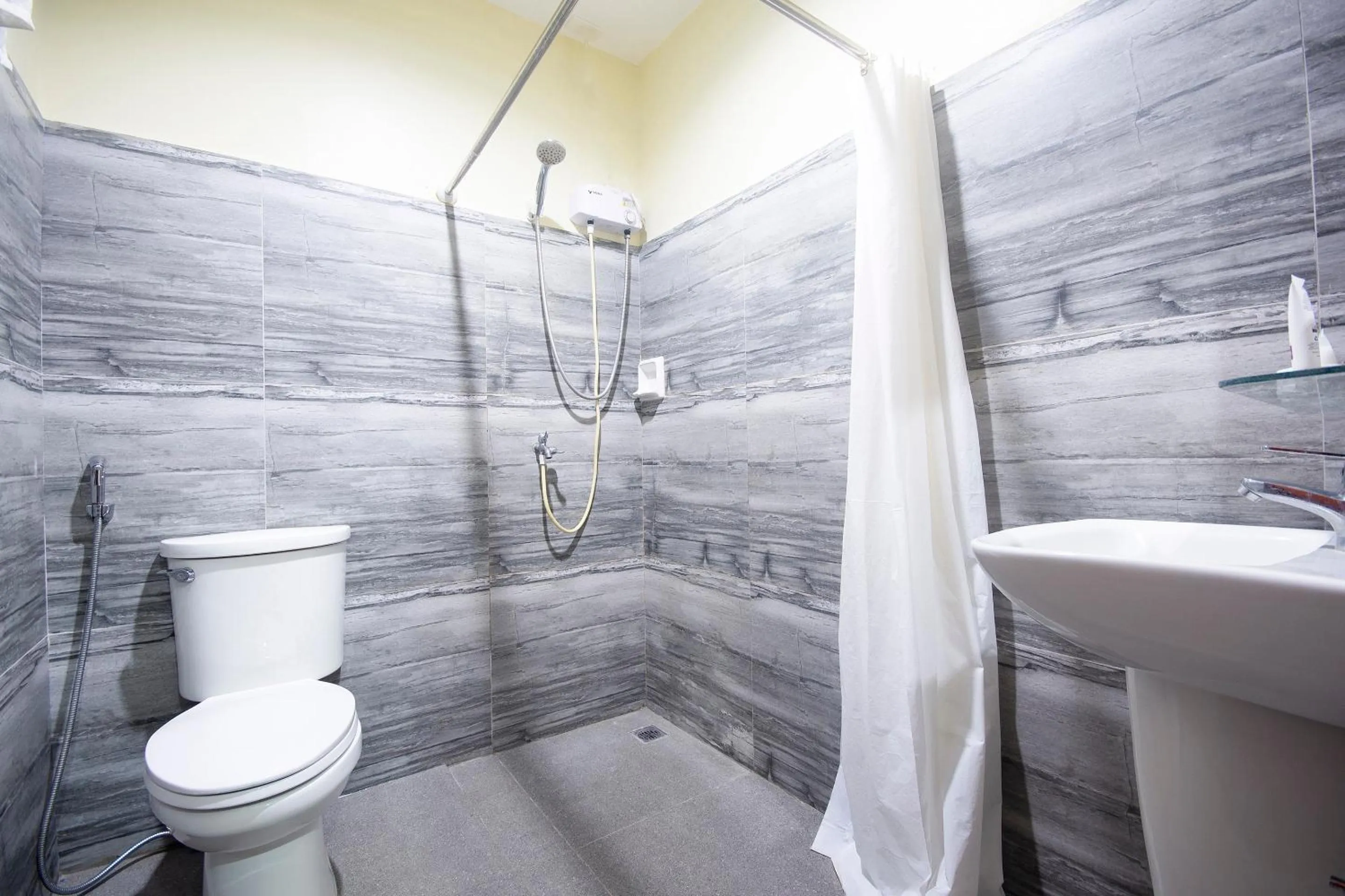 Bathroom in OYO 567 Blue Horizon Hostel