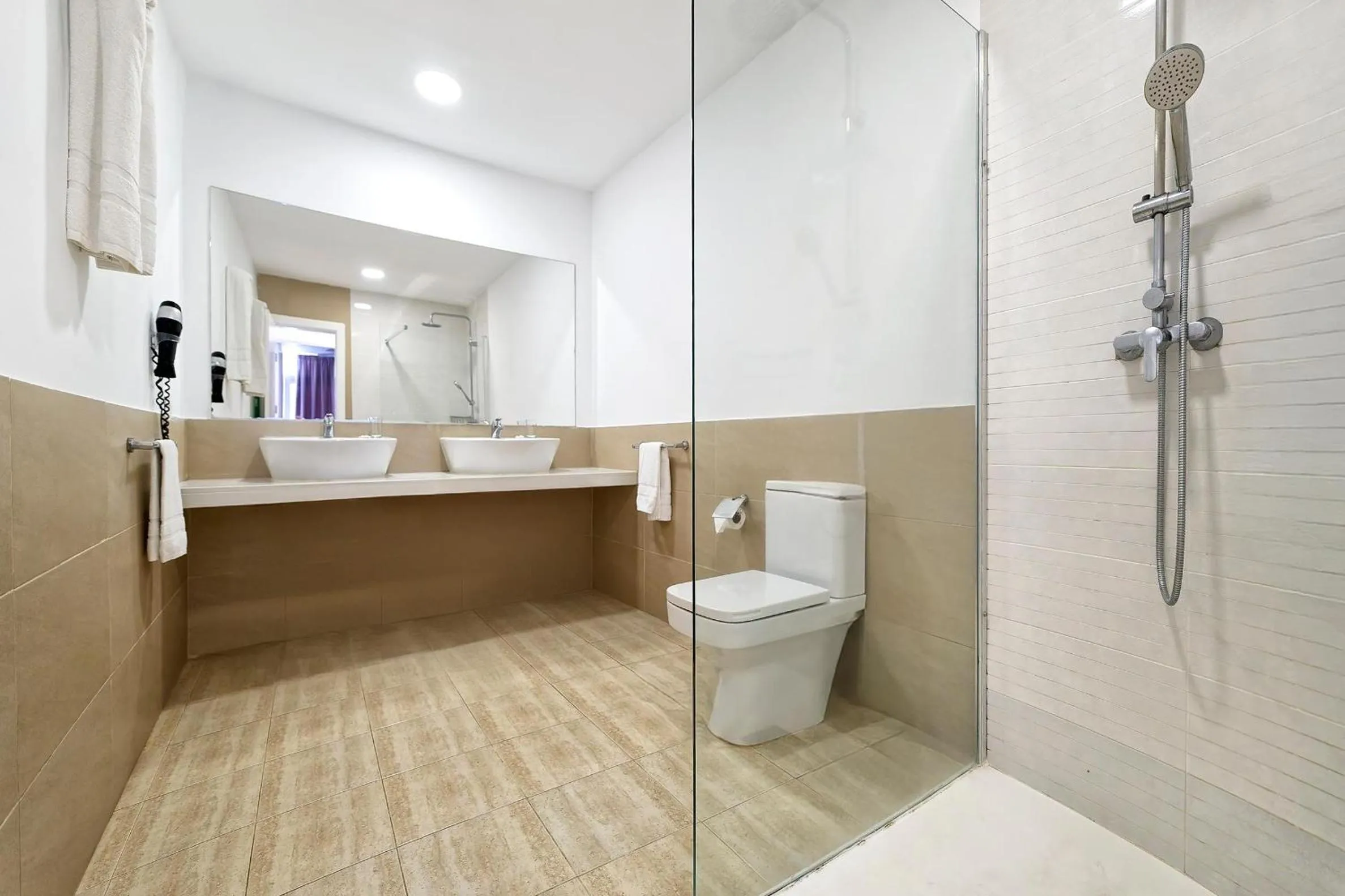 Bathroom in Servatur Altamar