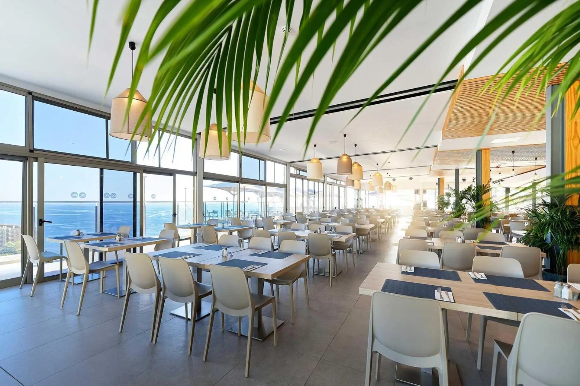 Restaurant/places to eat in Servatur Altamar