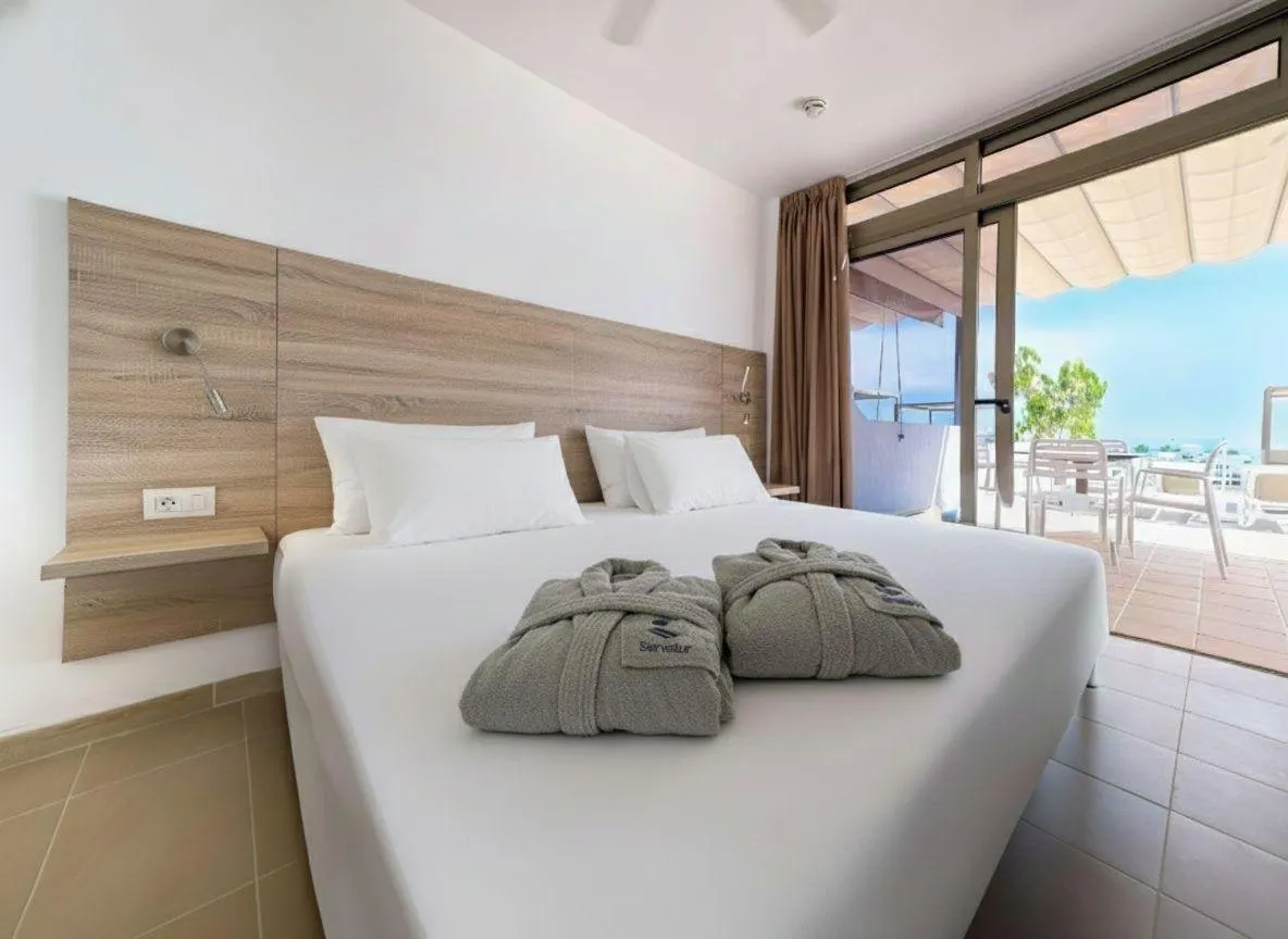 Photo of the whole room, Bed in Servatur Altamar