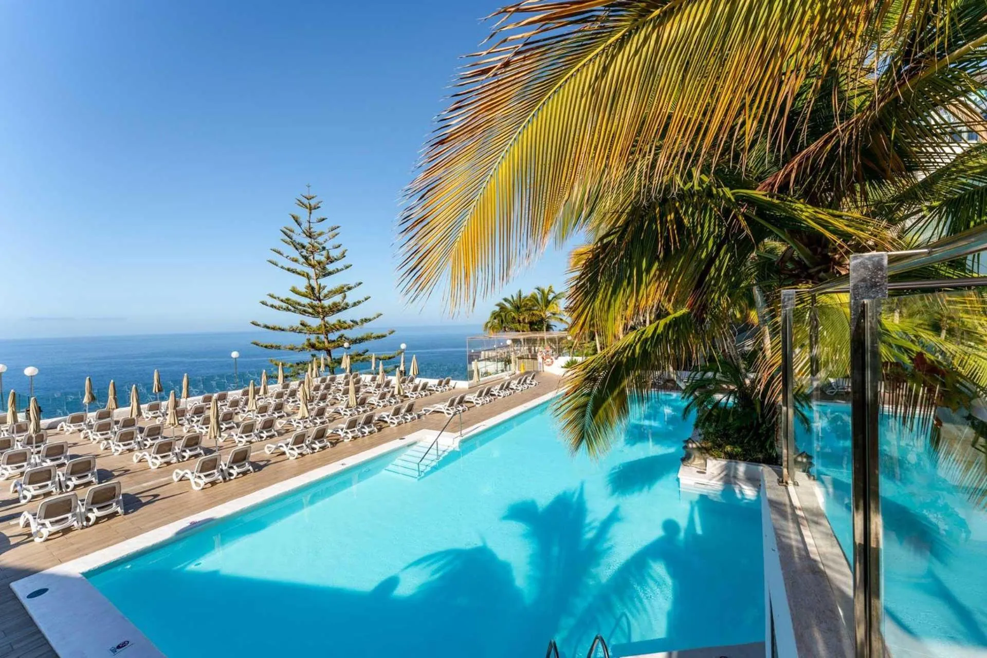 Swimming pool in Servatur Altamar