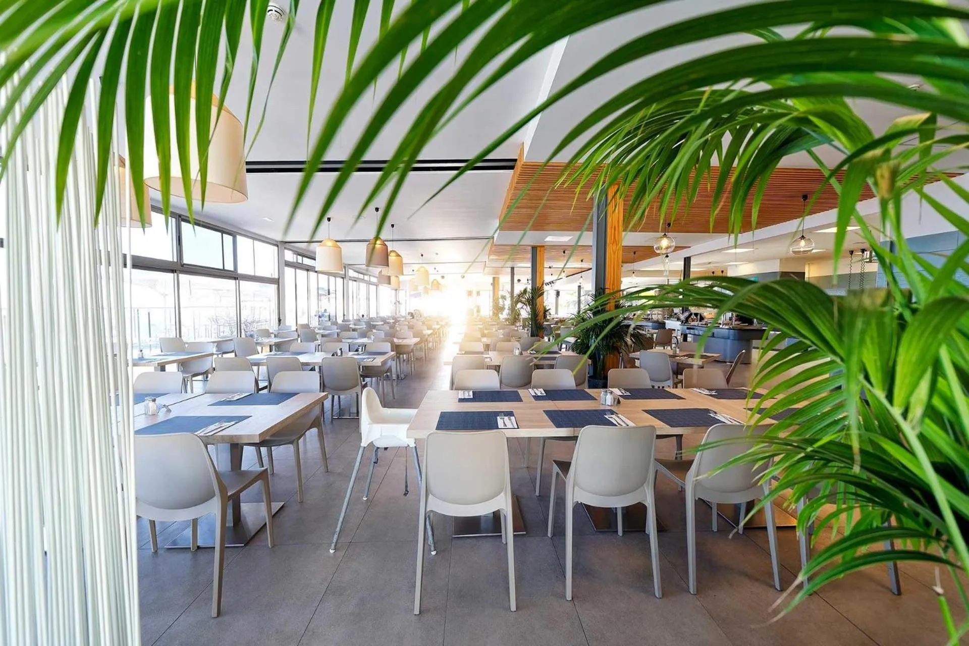 Restaurant/places to eat in Servatur Altamar