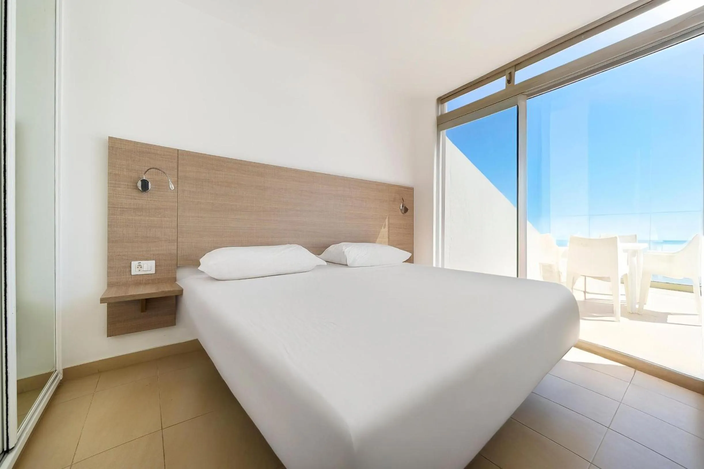 Photo of the whole room, Bed in Servatur Altamar