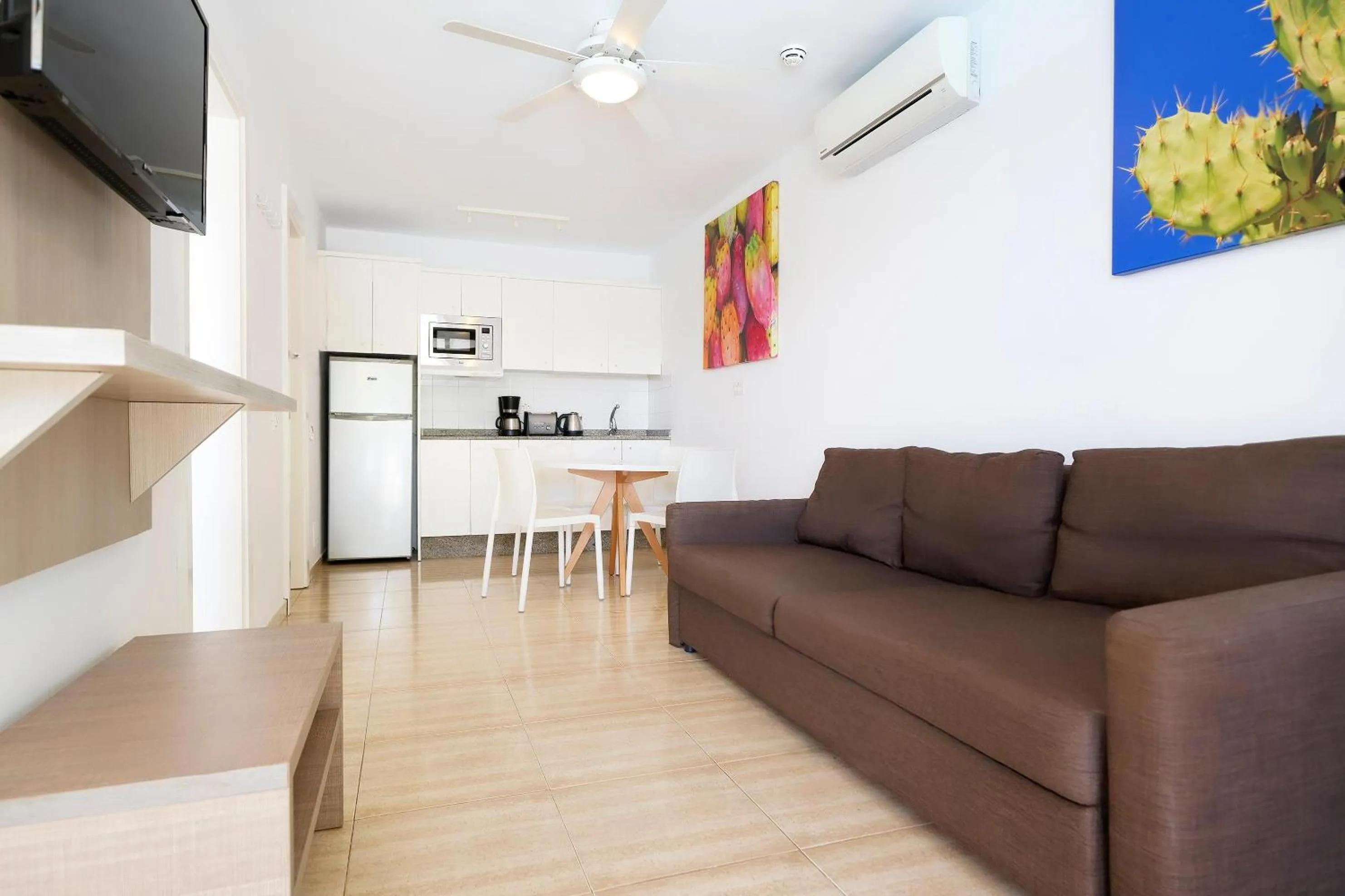 Photo of the whole room in Servatur Altamar