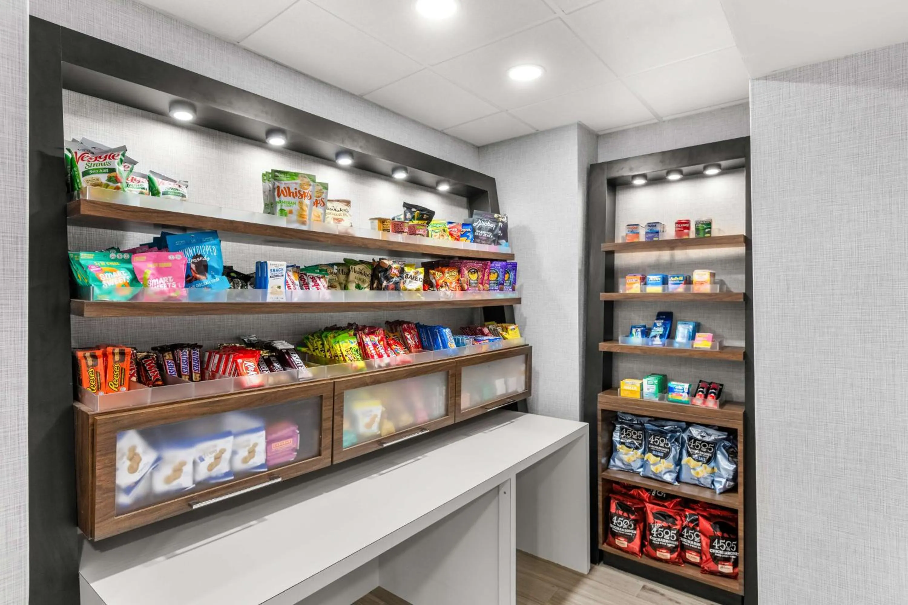 Restaurant/places to eat in Hampton Inn Knoxville-Airport