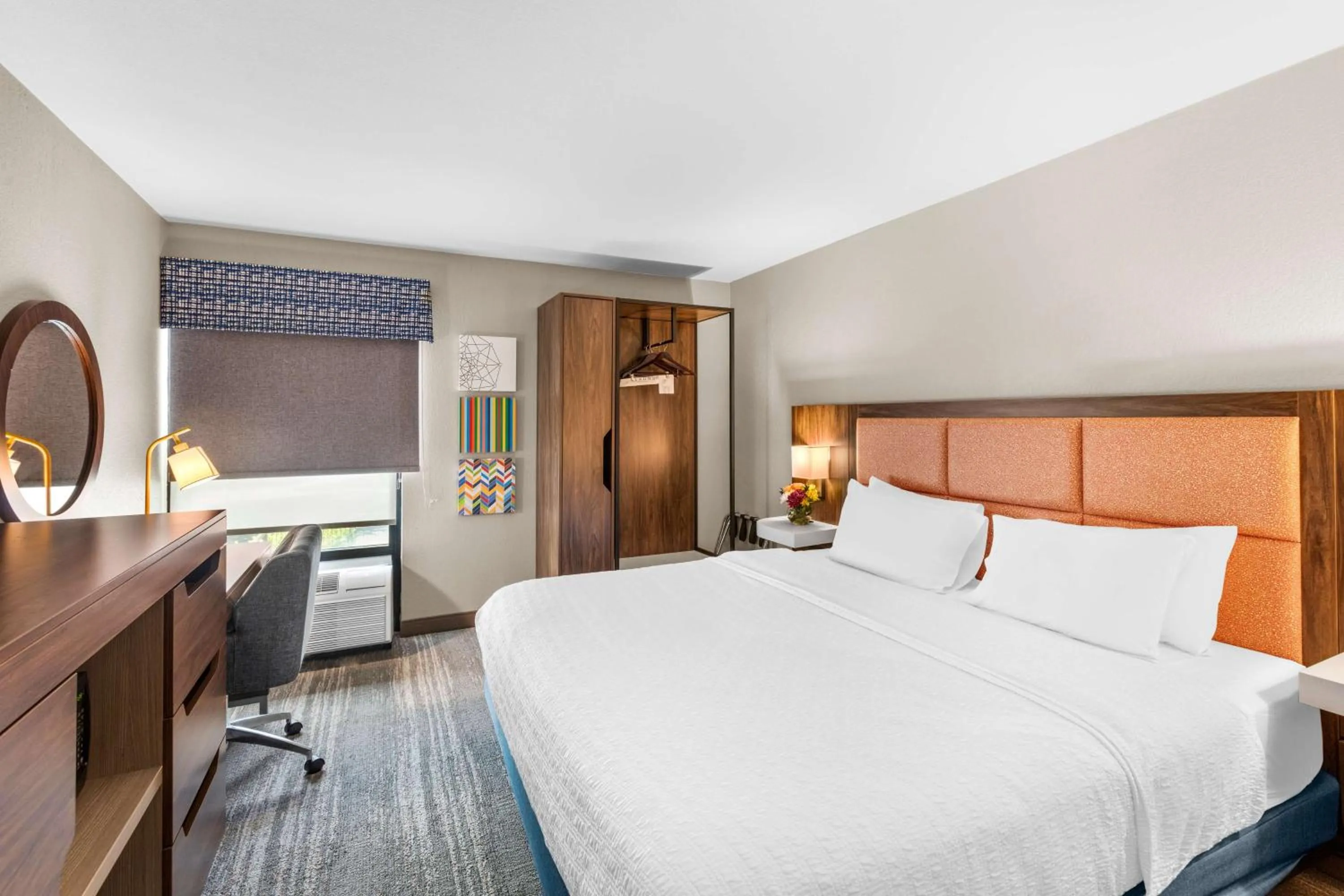 Bed in Hampton Inn Knoxville-Airport