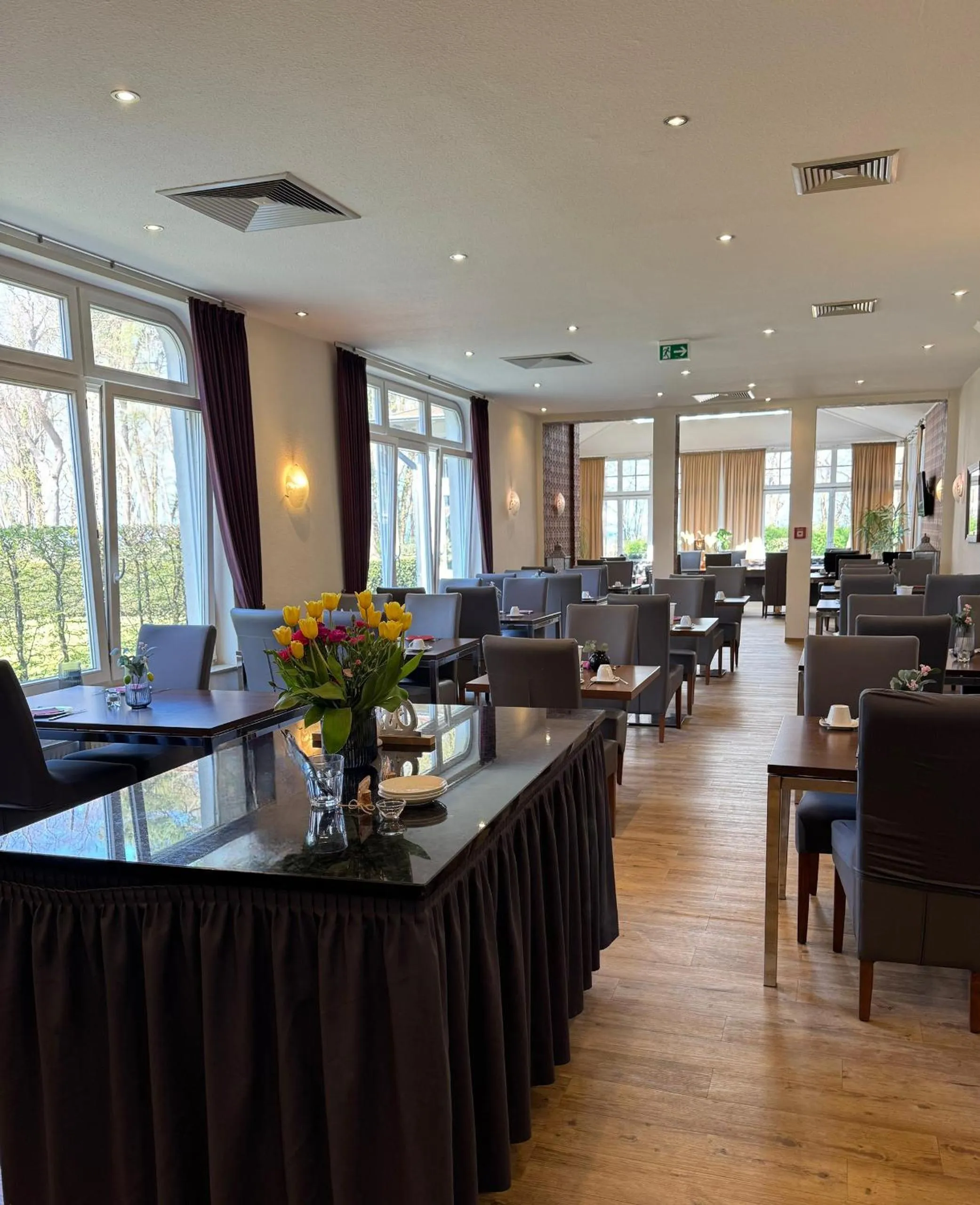 Restaurant/places to eat in Strandresidenz Villa Verdi