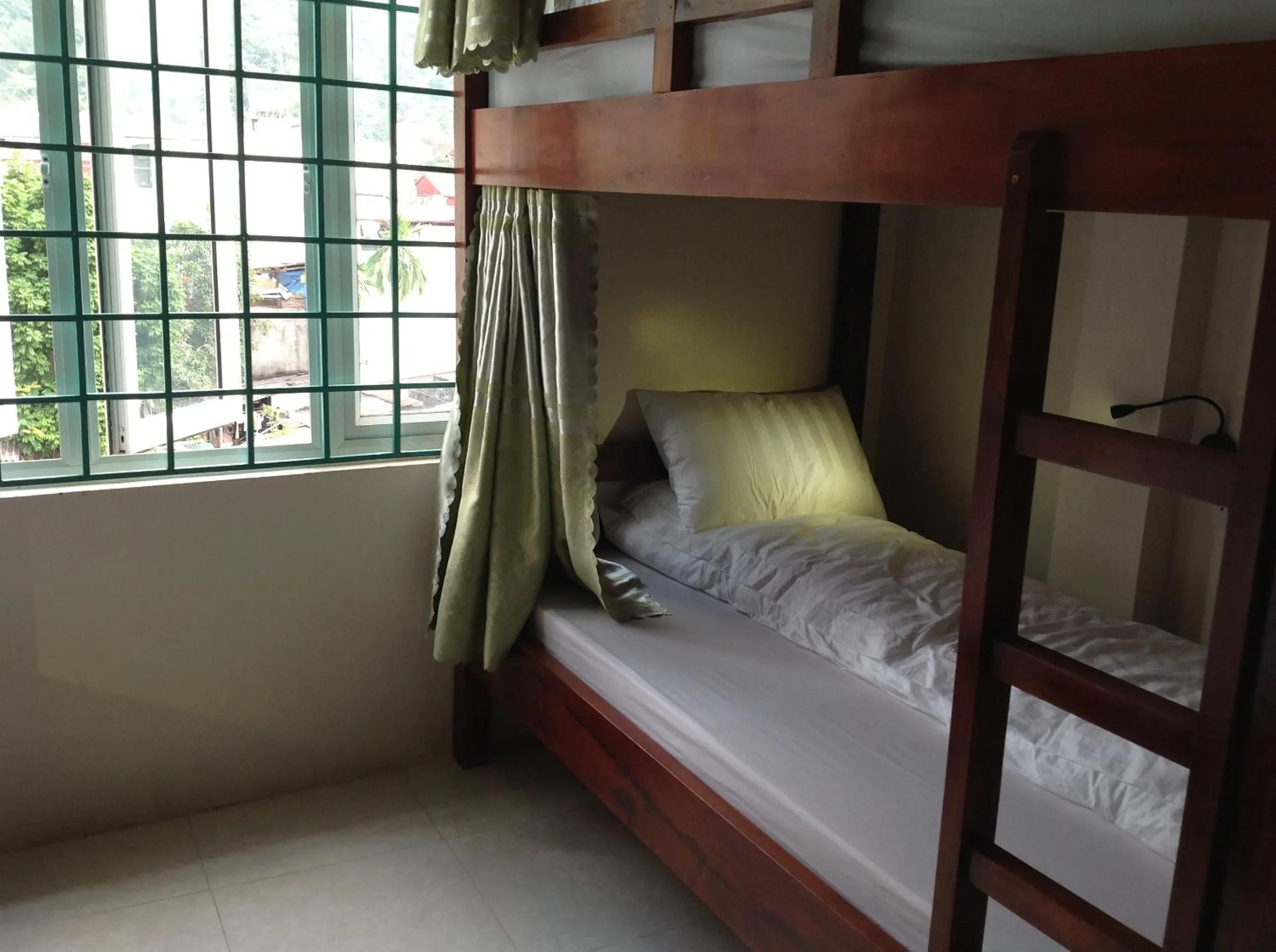 Bed in Ha Giang 1 Hostel and Loop Tour