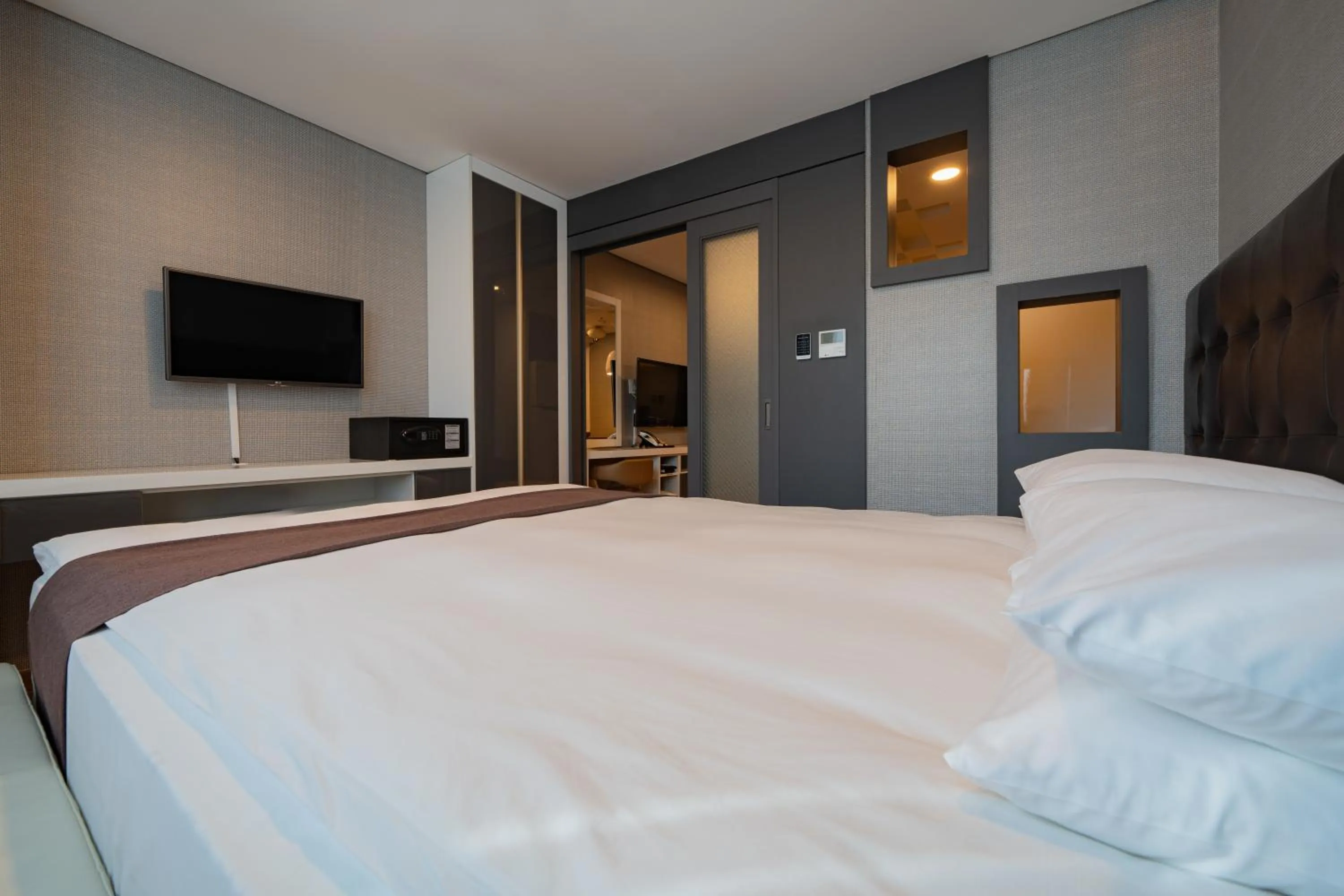 Bedroom, Bed in Hotel Stayon