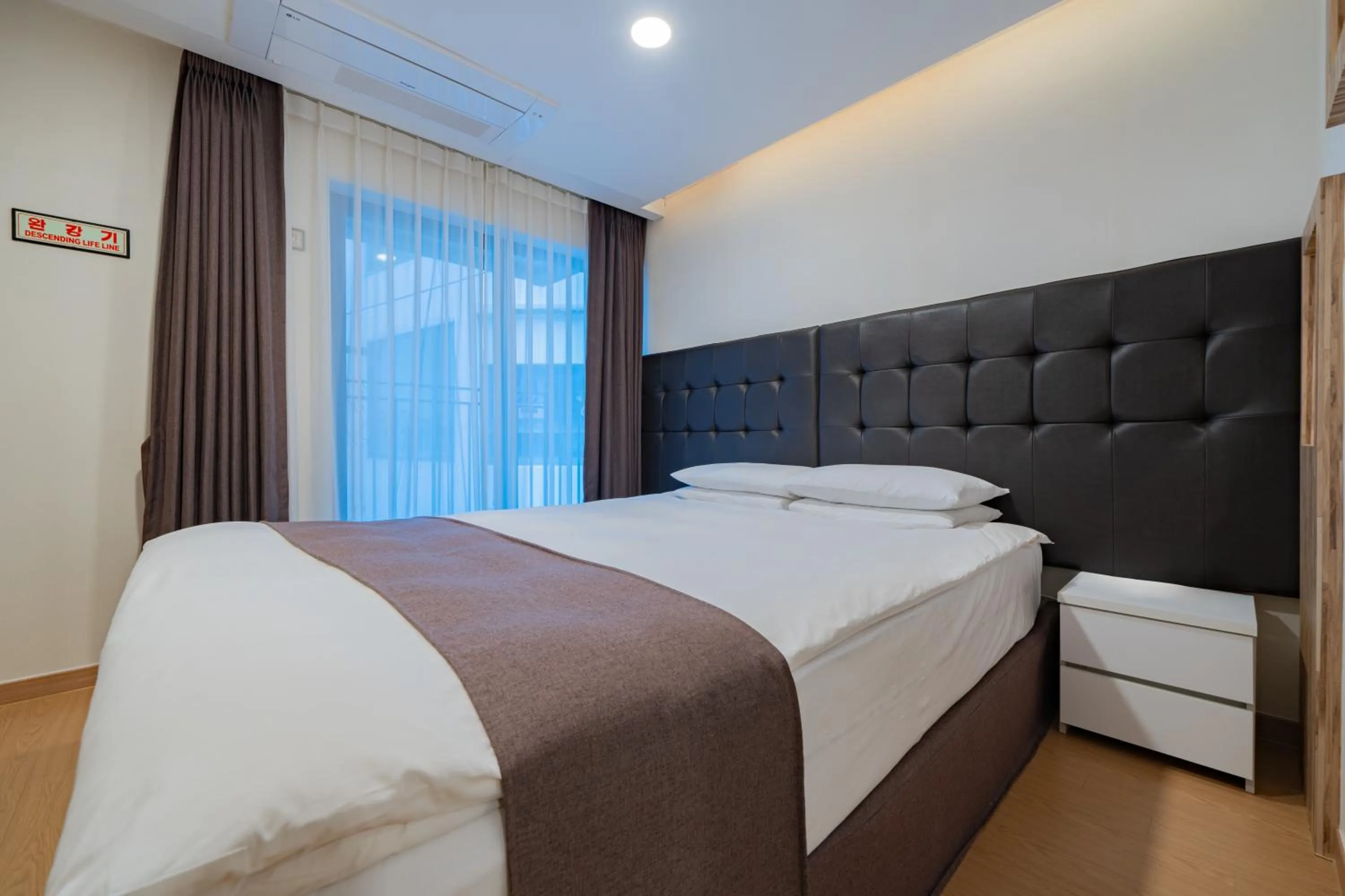 Bedroom, Bed in Hotel Stayon