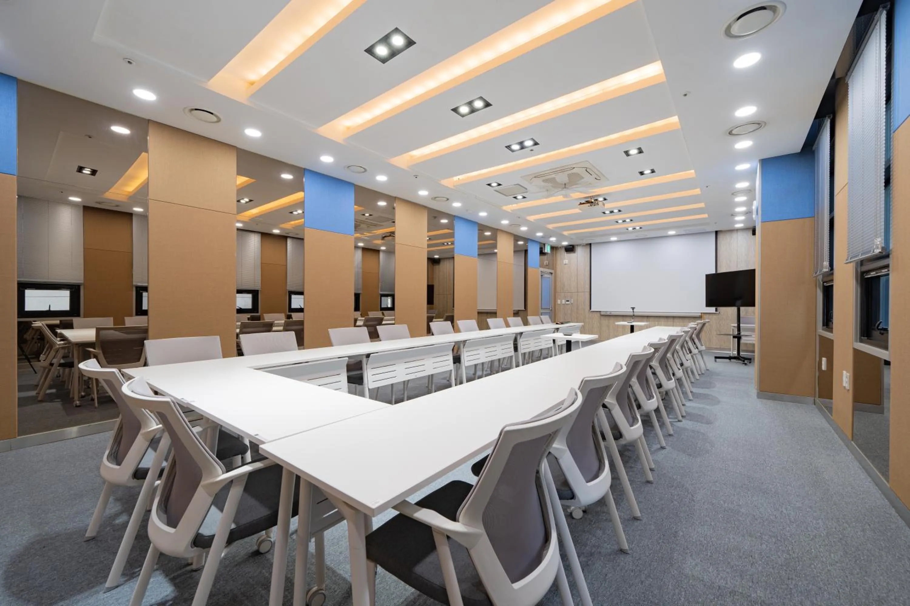 Business facilities in Hotel Stayon