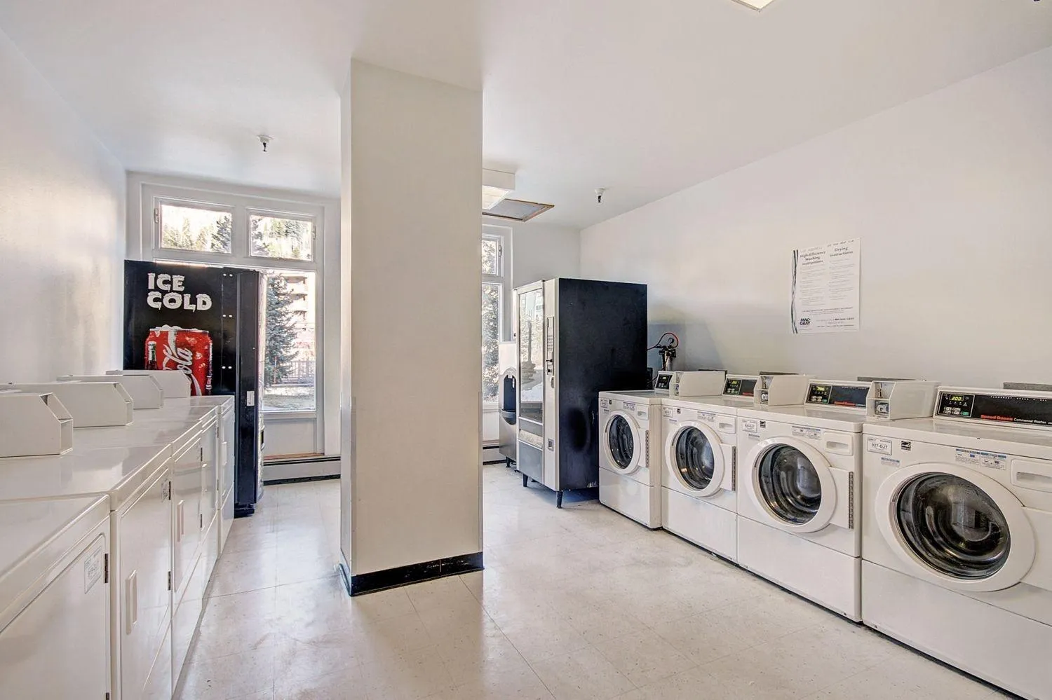 laundry in VS643 Square Condo