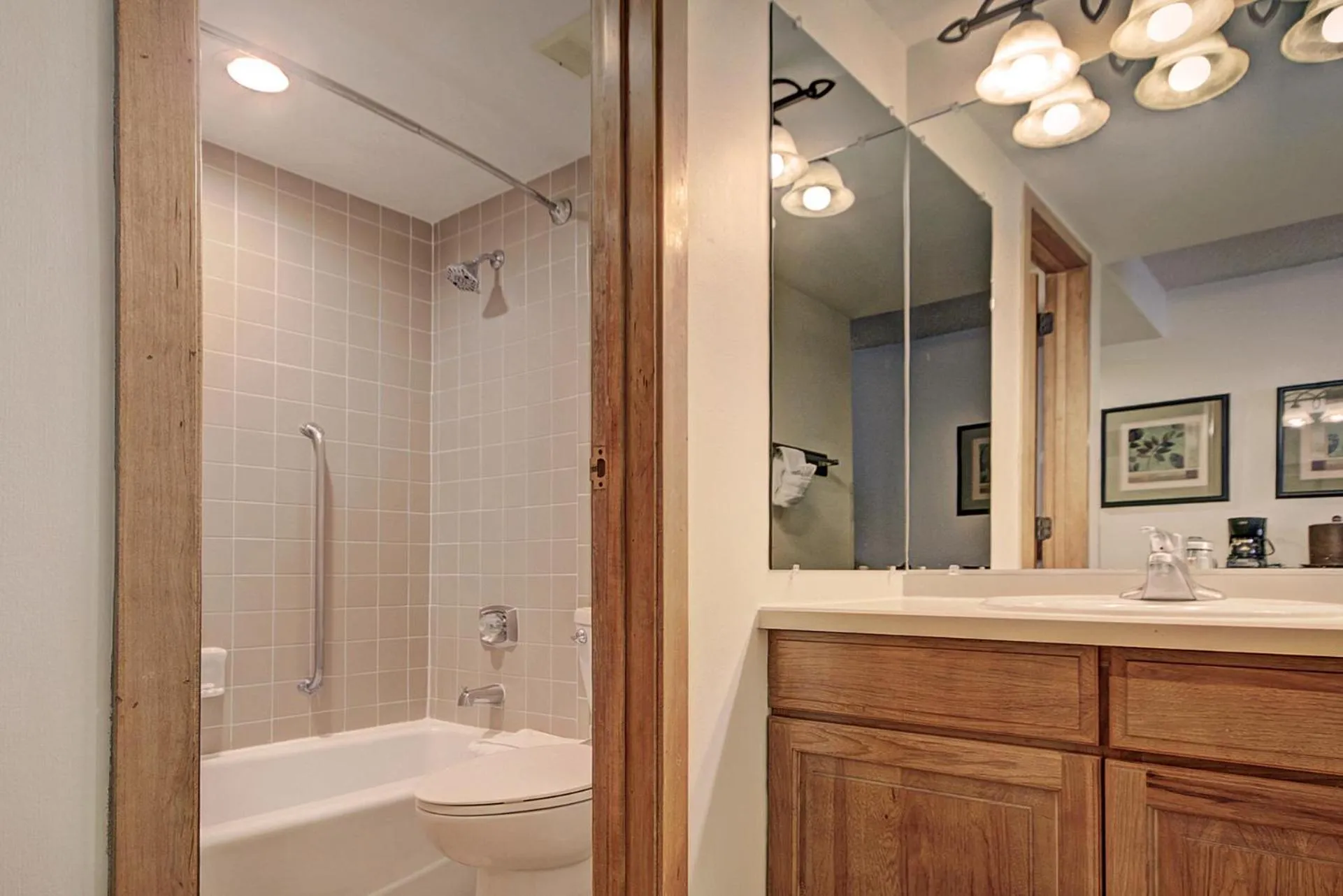 Bathroom in VS643 Square Condo