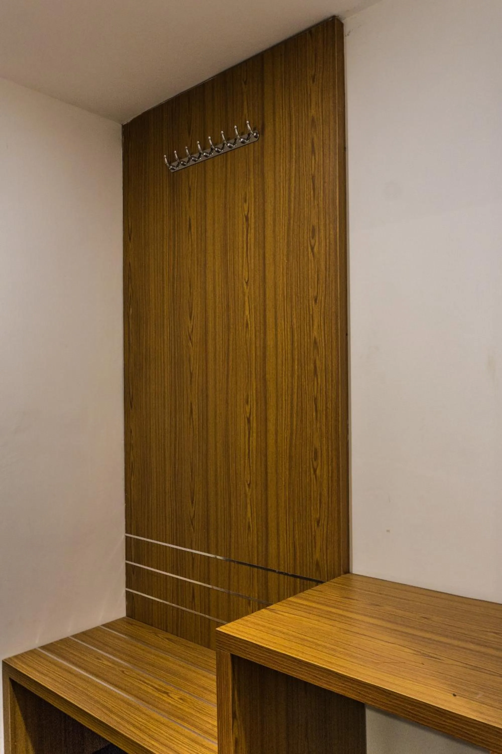 wardrobe in Hotel Suktara International