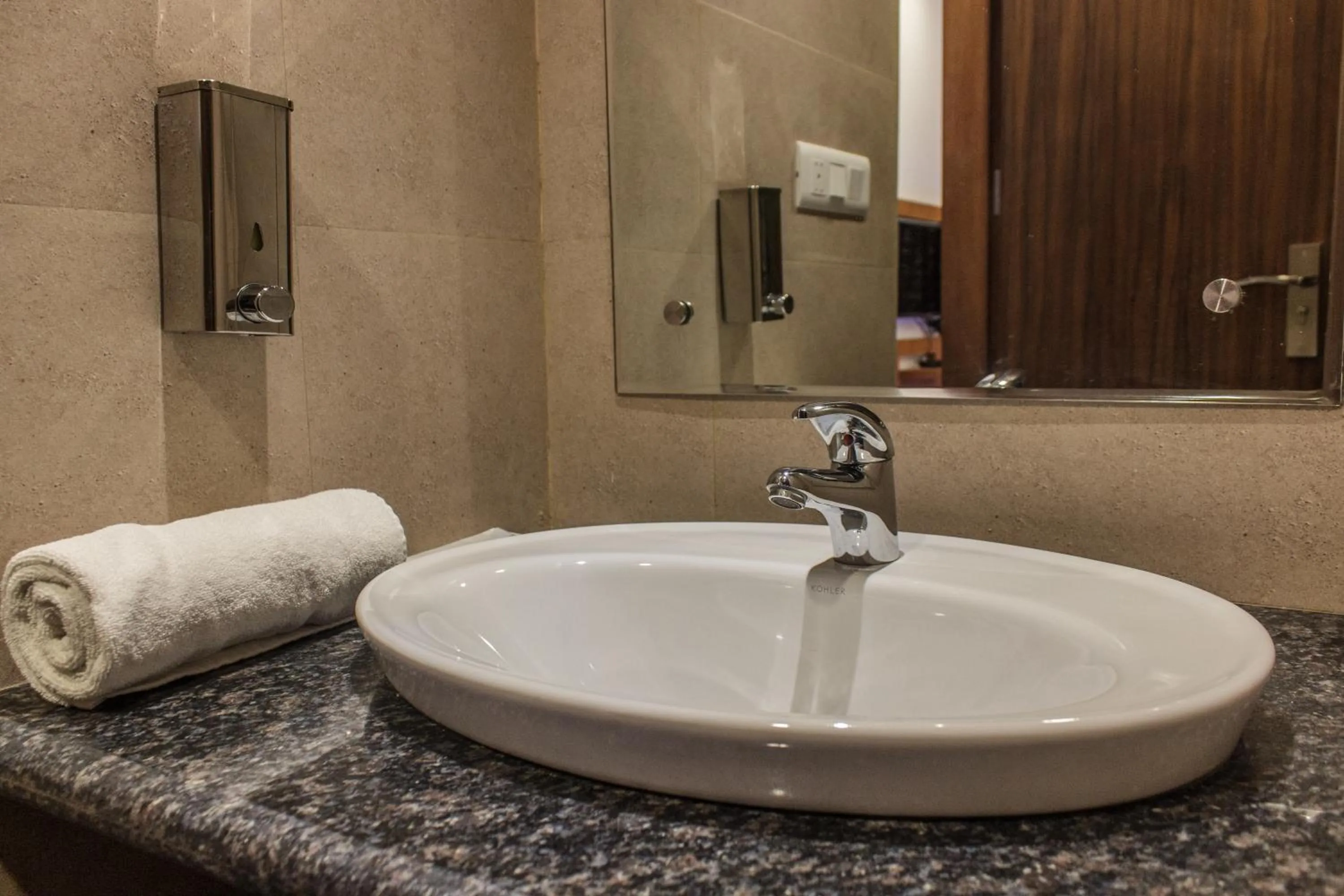 Bathroom in Hotel Suktara International