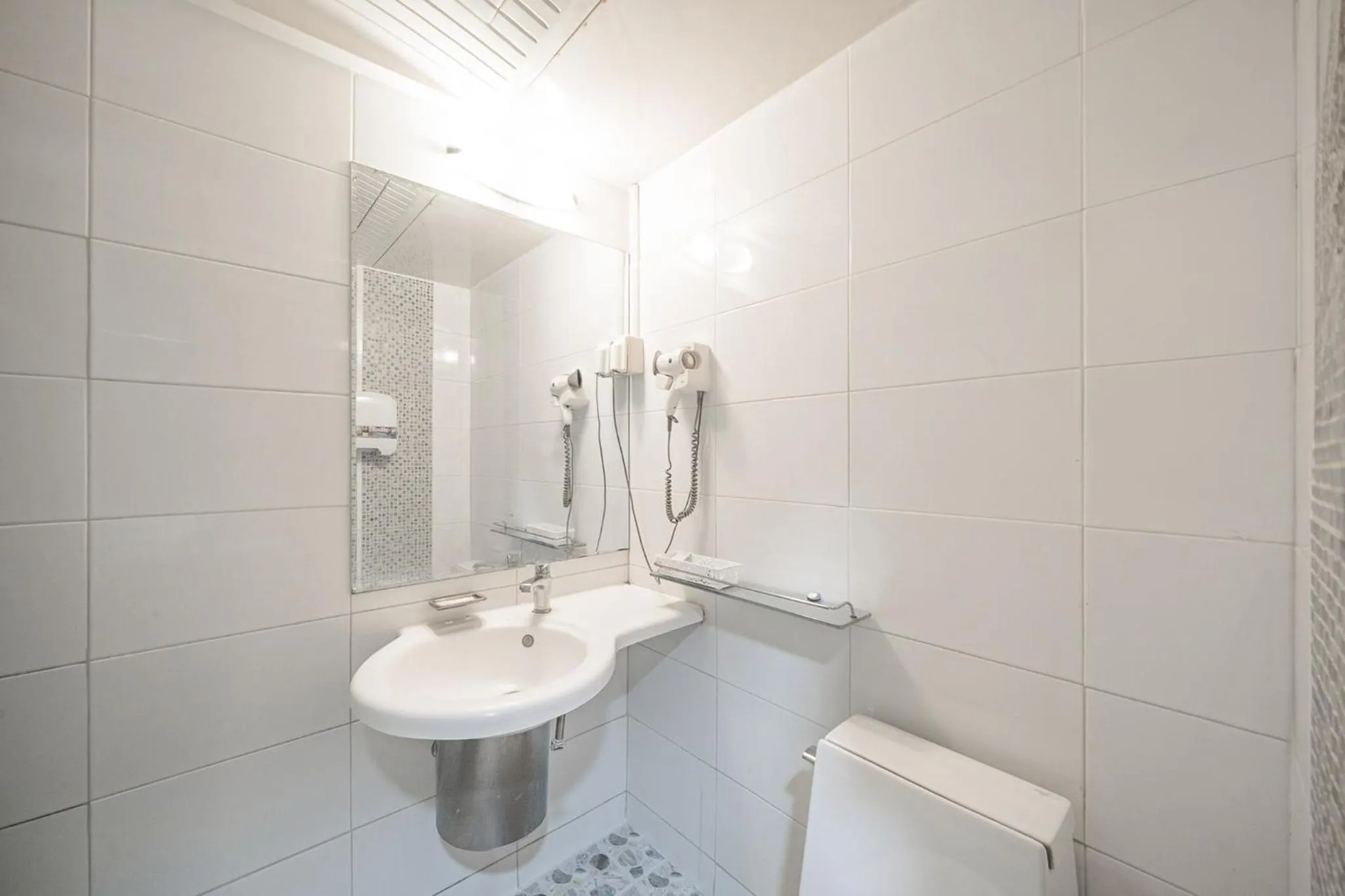 Bathroom in Changwon Olympic Hotel