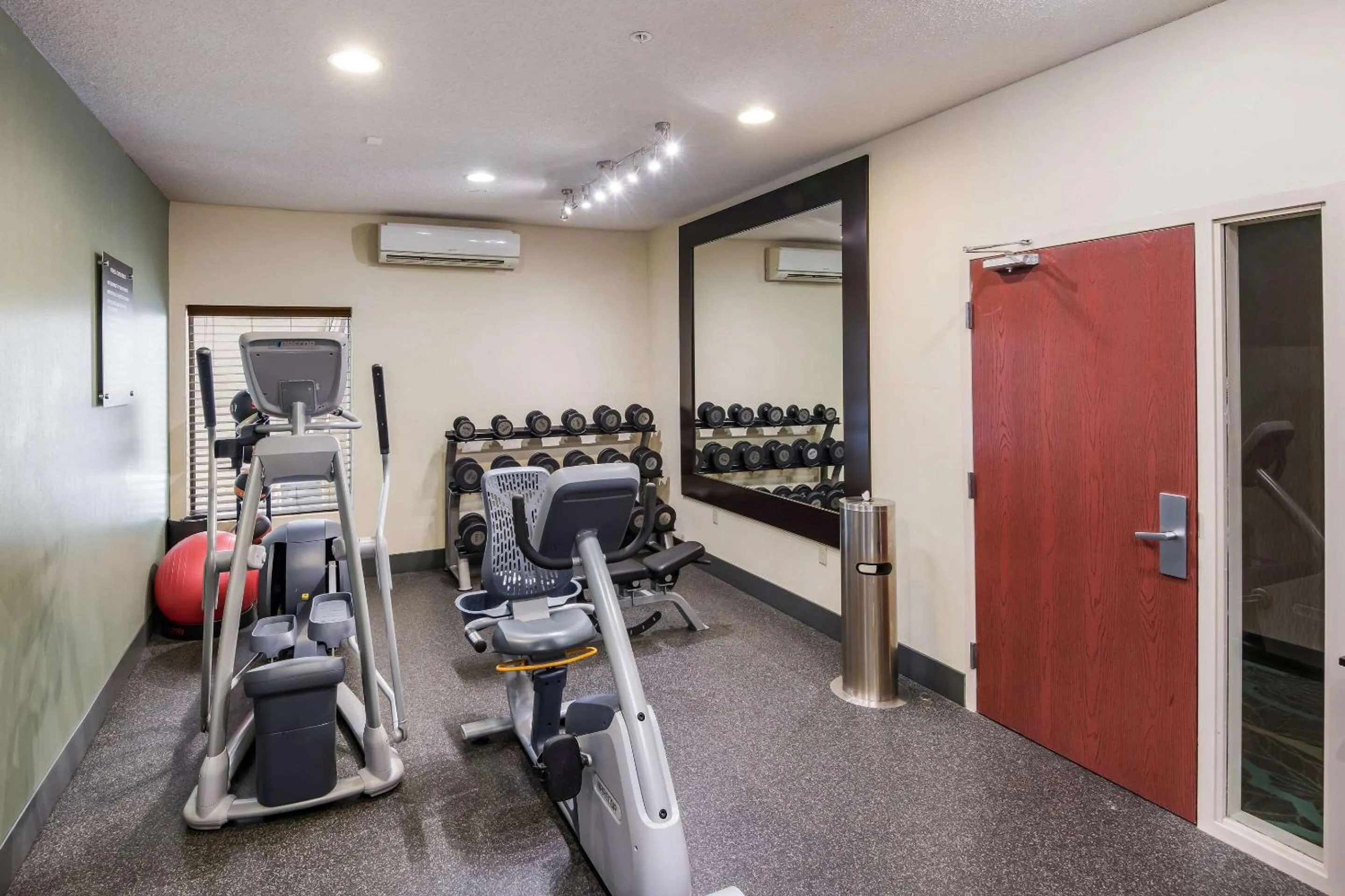 Fitness centre/facilities in Quality Inn & Suites Quincy - Downtown