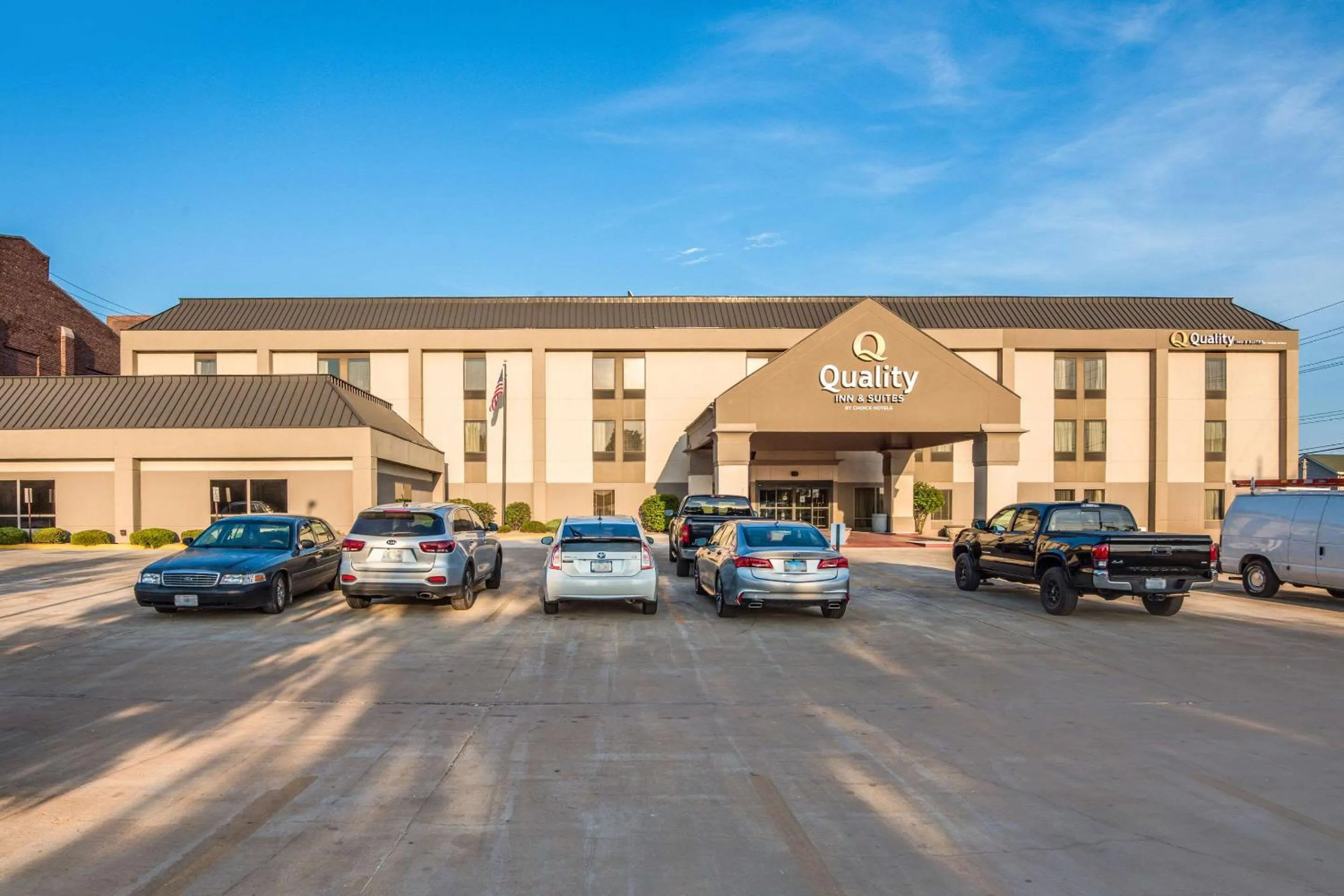 Property building in Quality Inn & Suites Quincy - Downtown