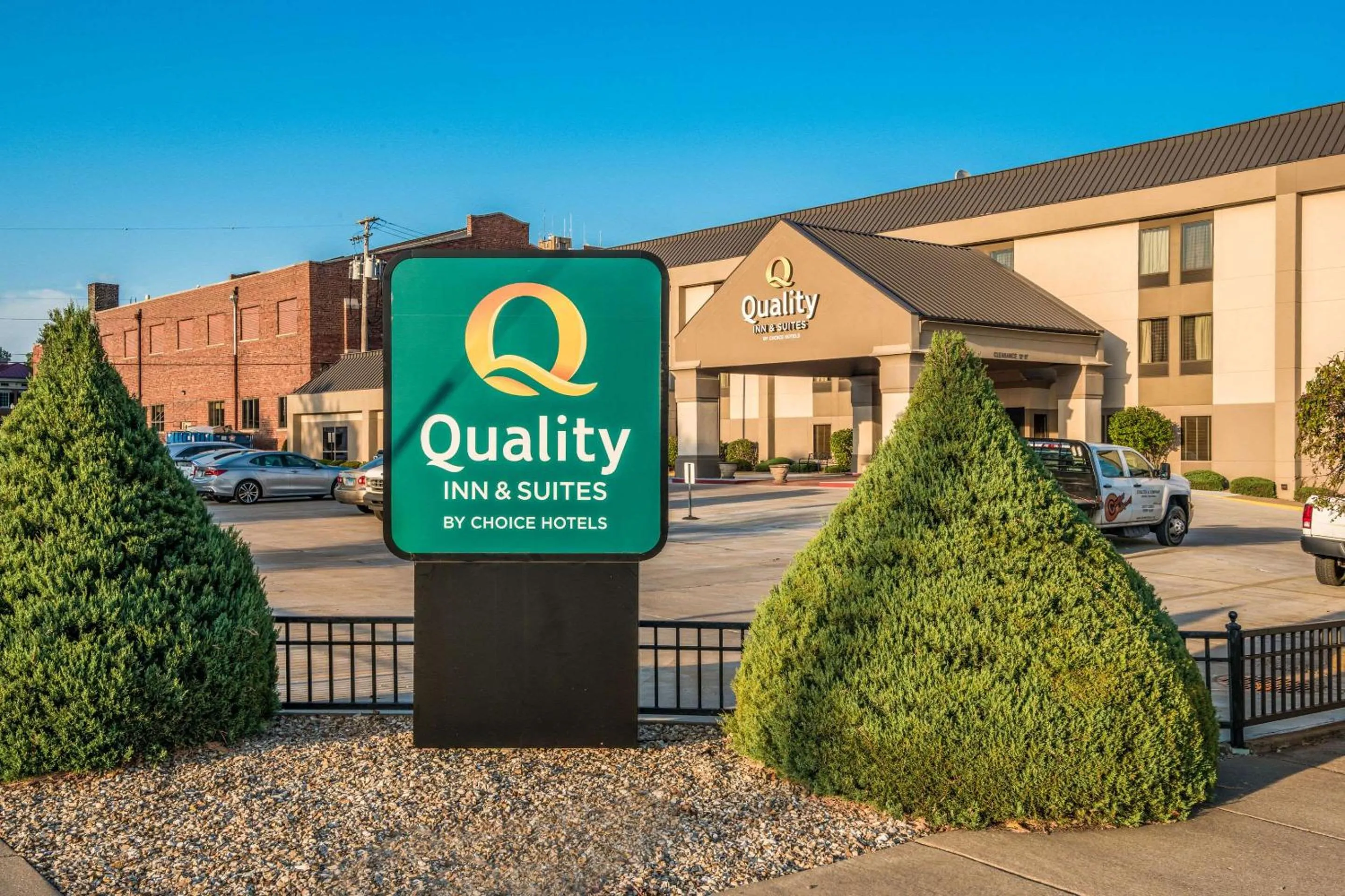 Property building in Quality Inn & Suites Quincy - Downtown