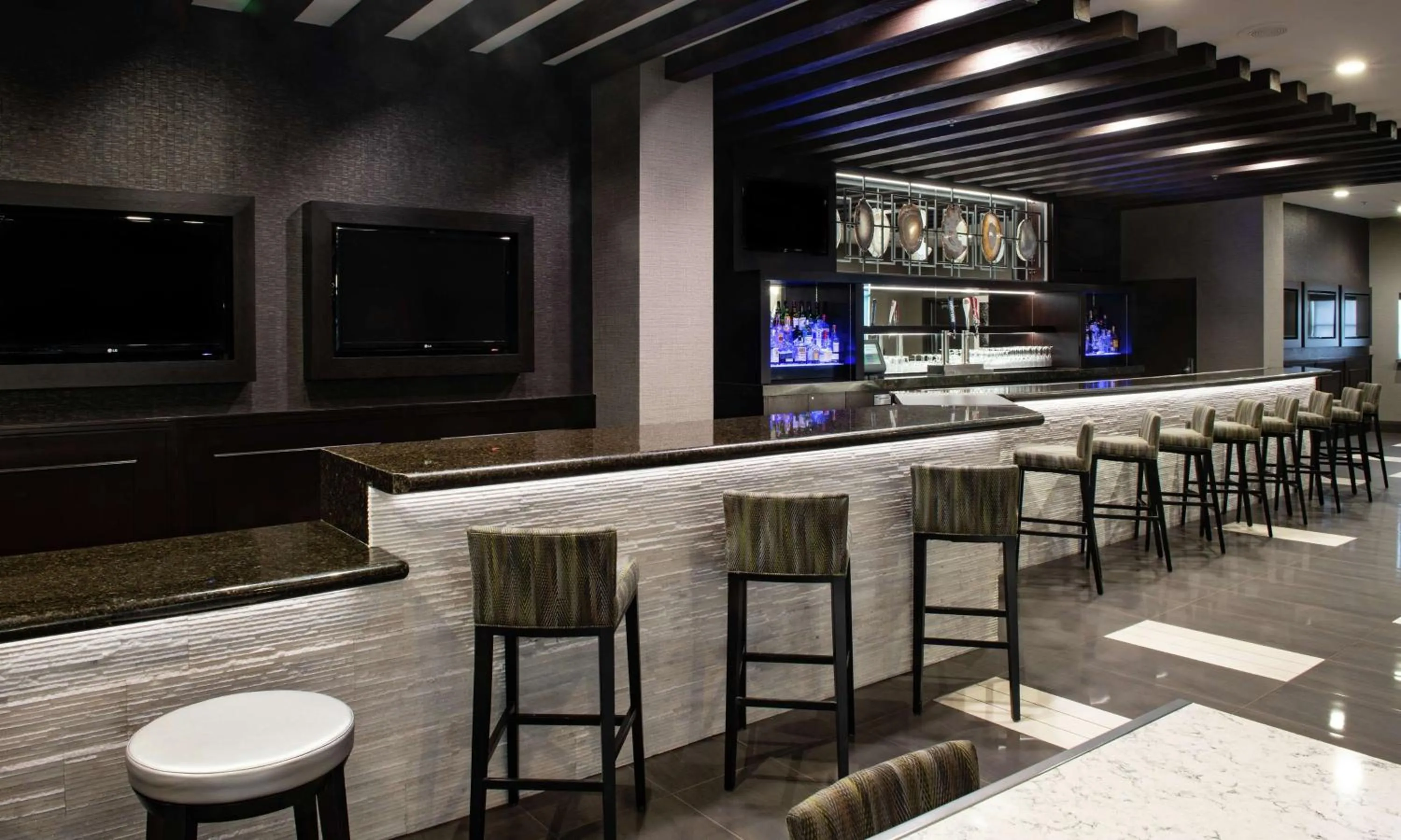 Lounge or bar in Embassy Suites by Hilton Las Vegas