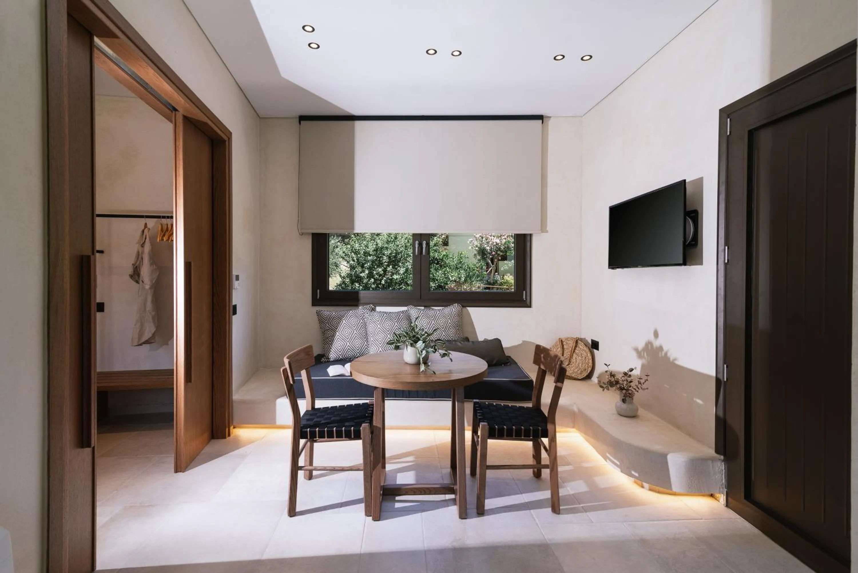 Living room in Idi Hotel