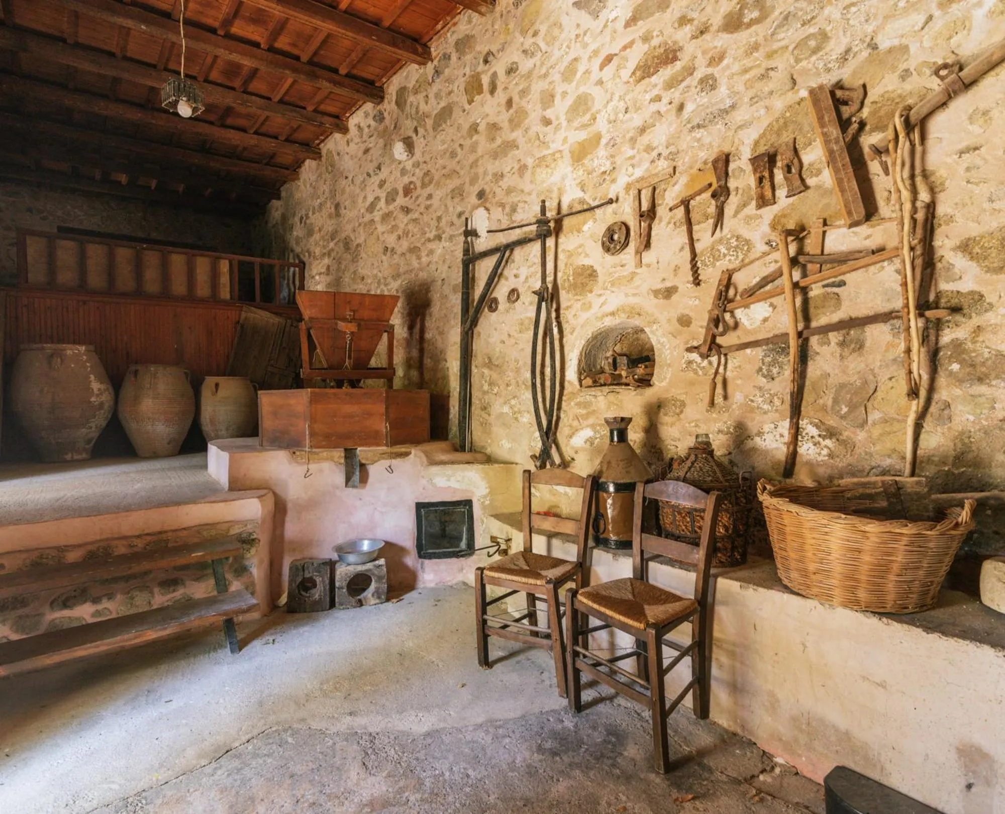 Property building in Idi Hotel