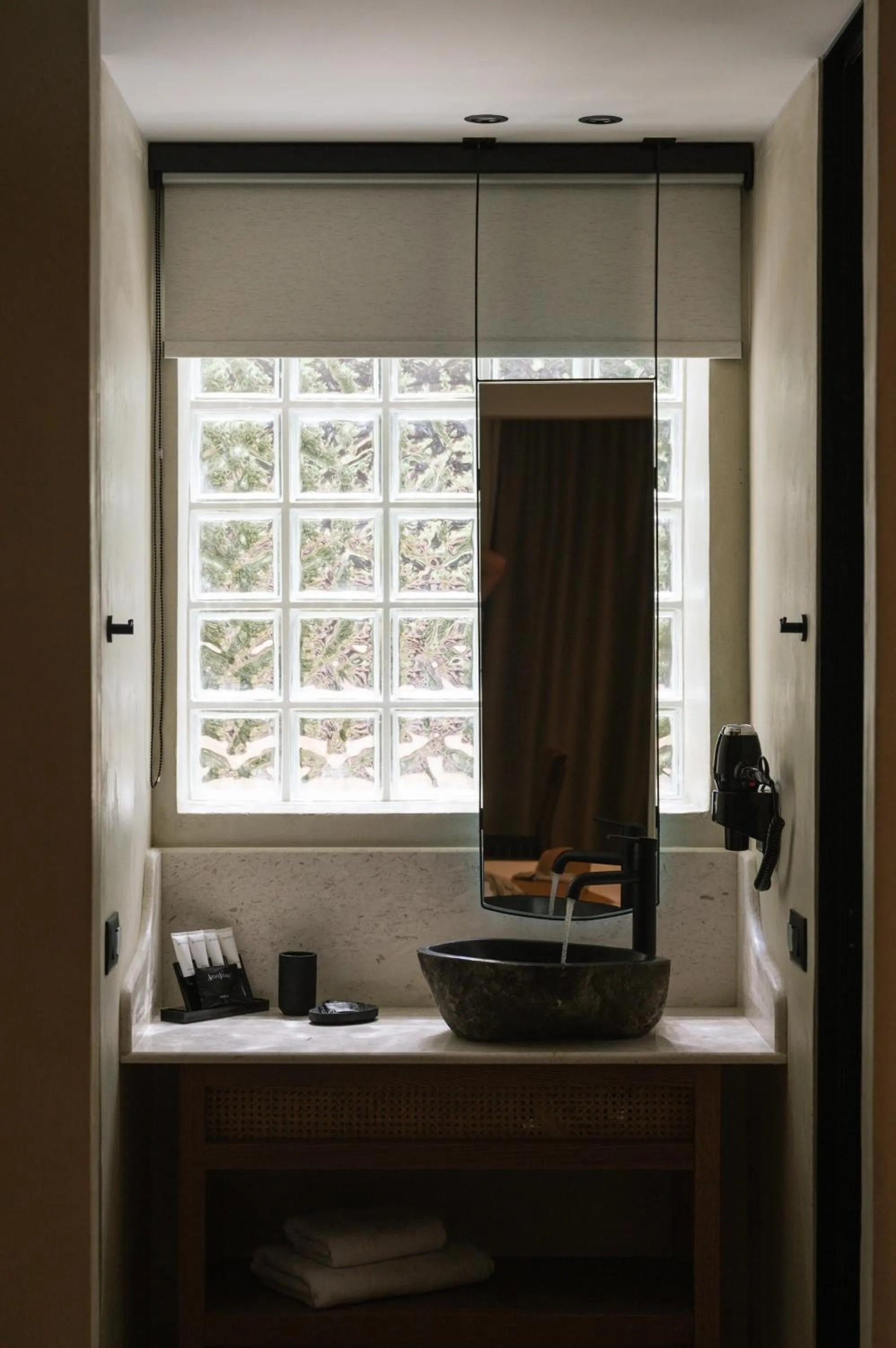 Bathroom in Idi Hotel