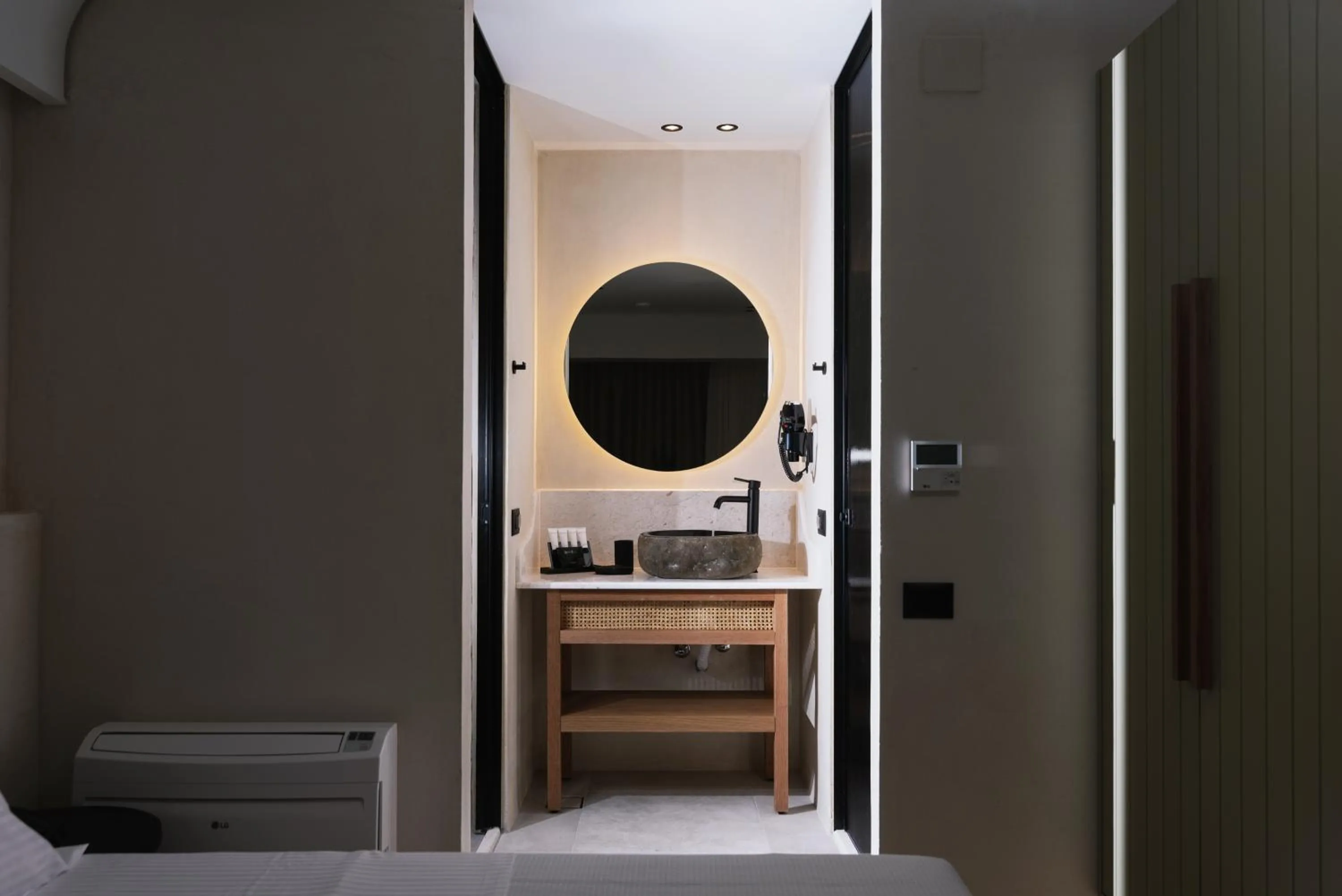 Bathroom in Idi Hotel