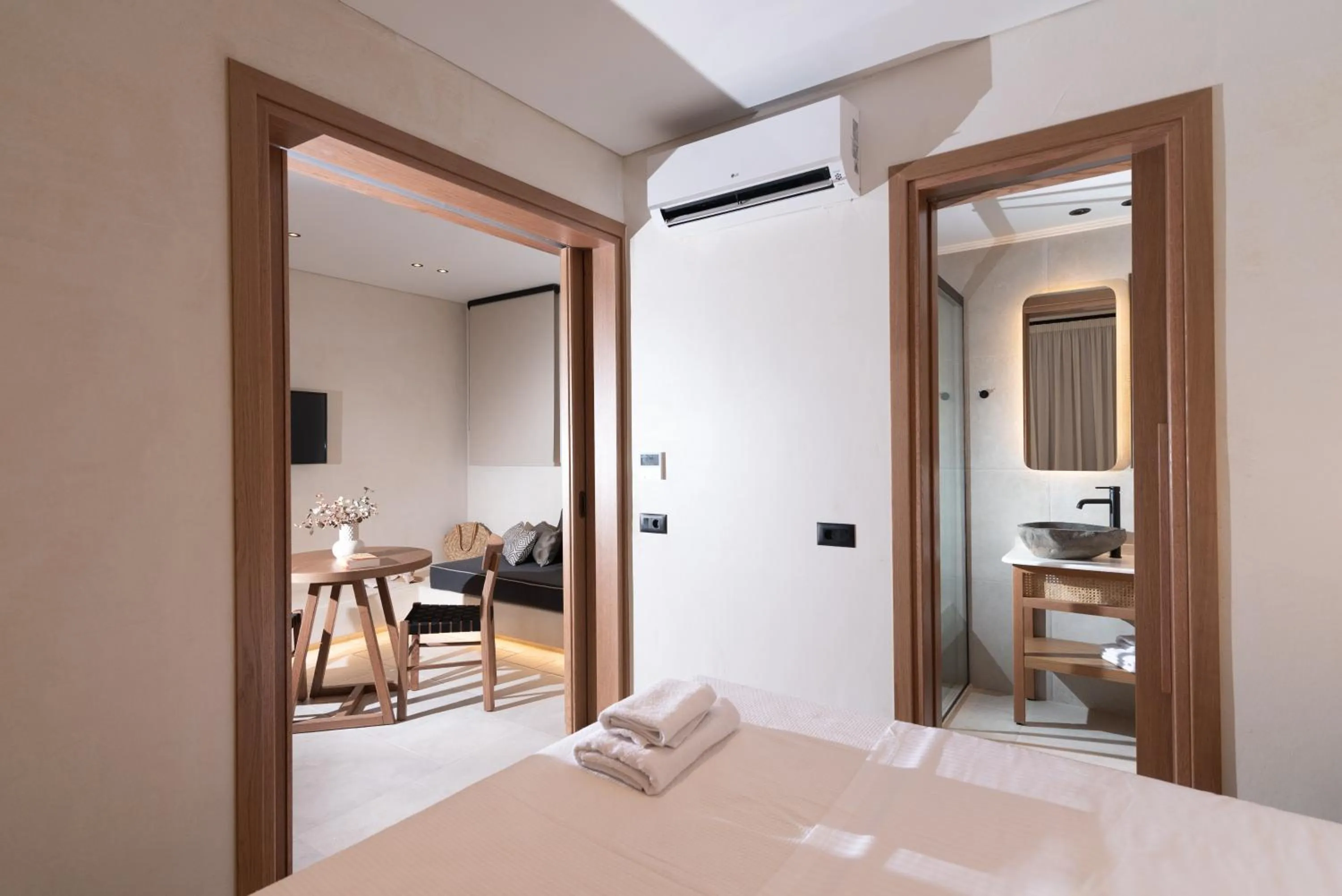 Photo of the whole room, Bed in Idi Hotel