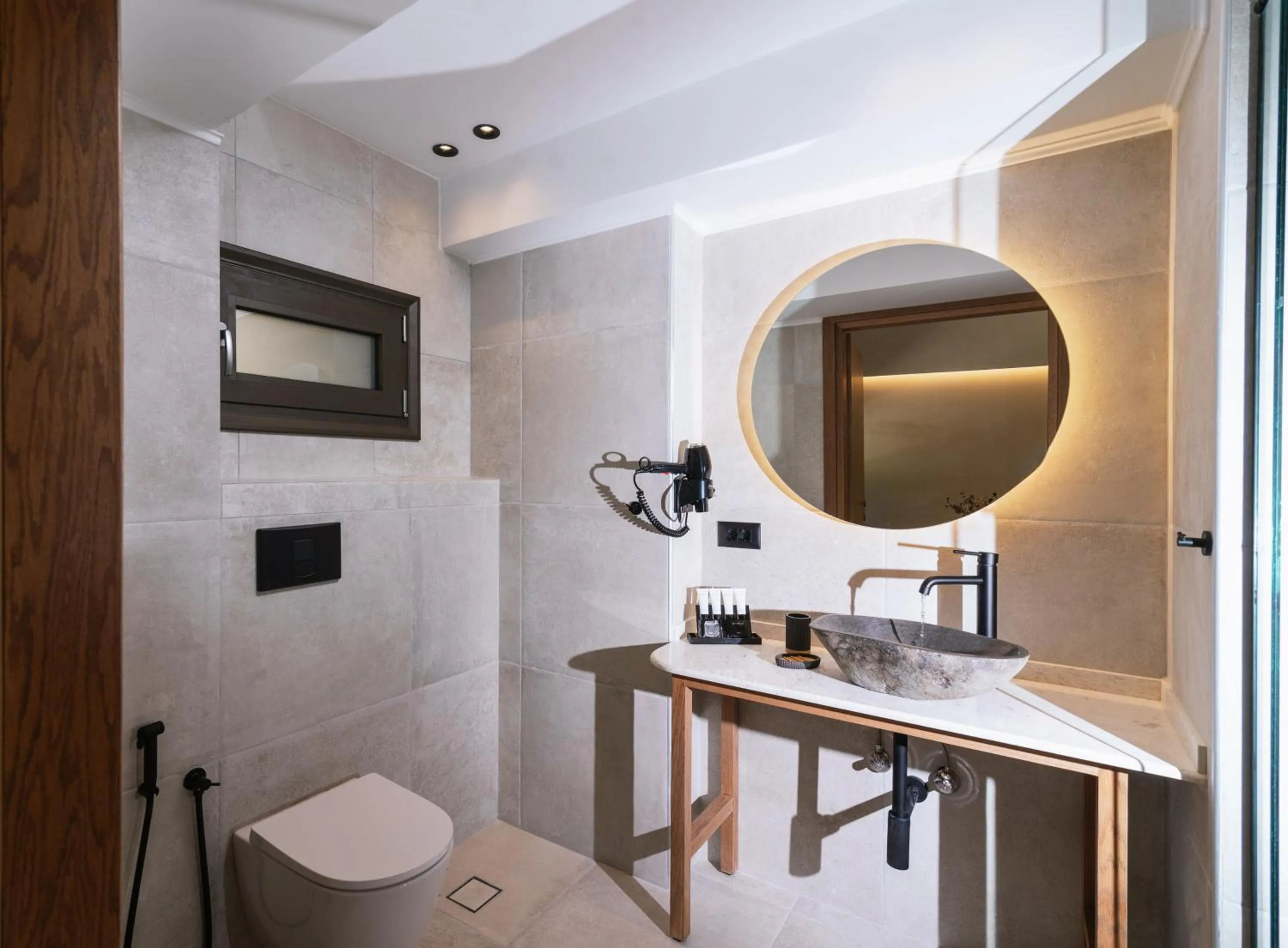 Bathroom in Idi Hotel