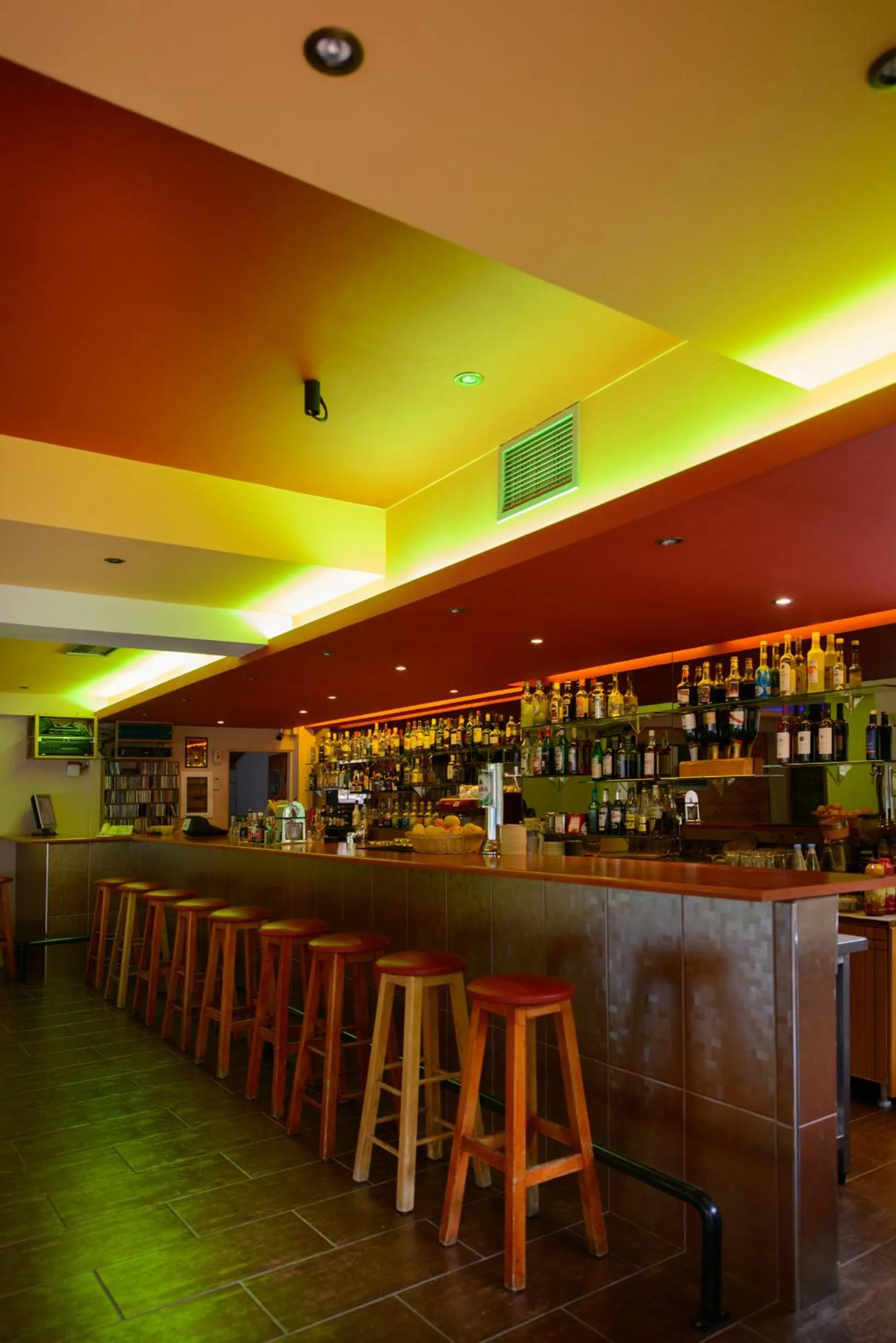 Lounge or bar in Idi Hotel