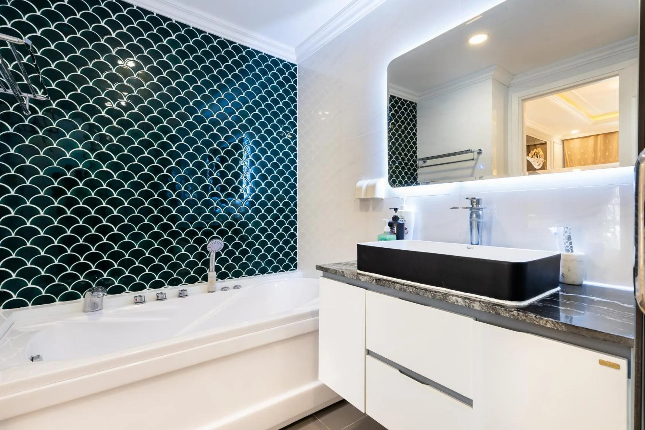 TeeUp Home - Infinity Pool Signature