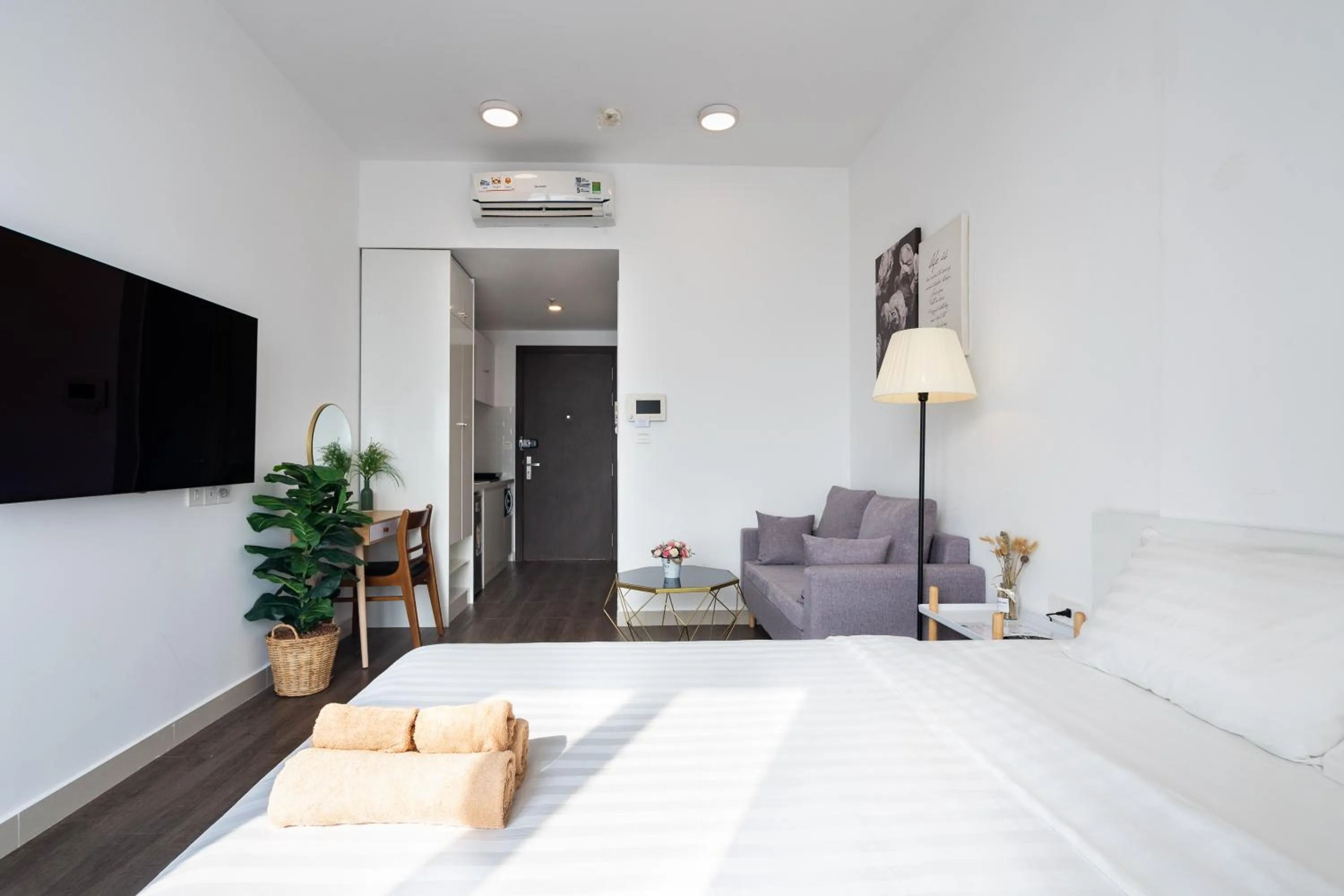 Bed in TeeUp Home - Infinity Pool Signature