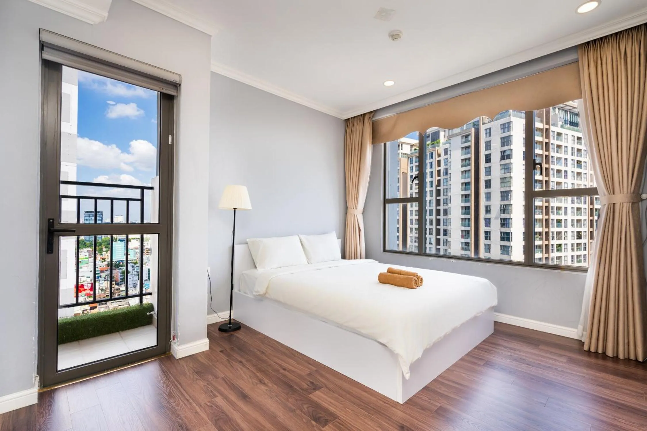 Bed in TeeUp Home - Infinity Pool Signature