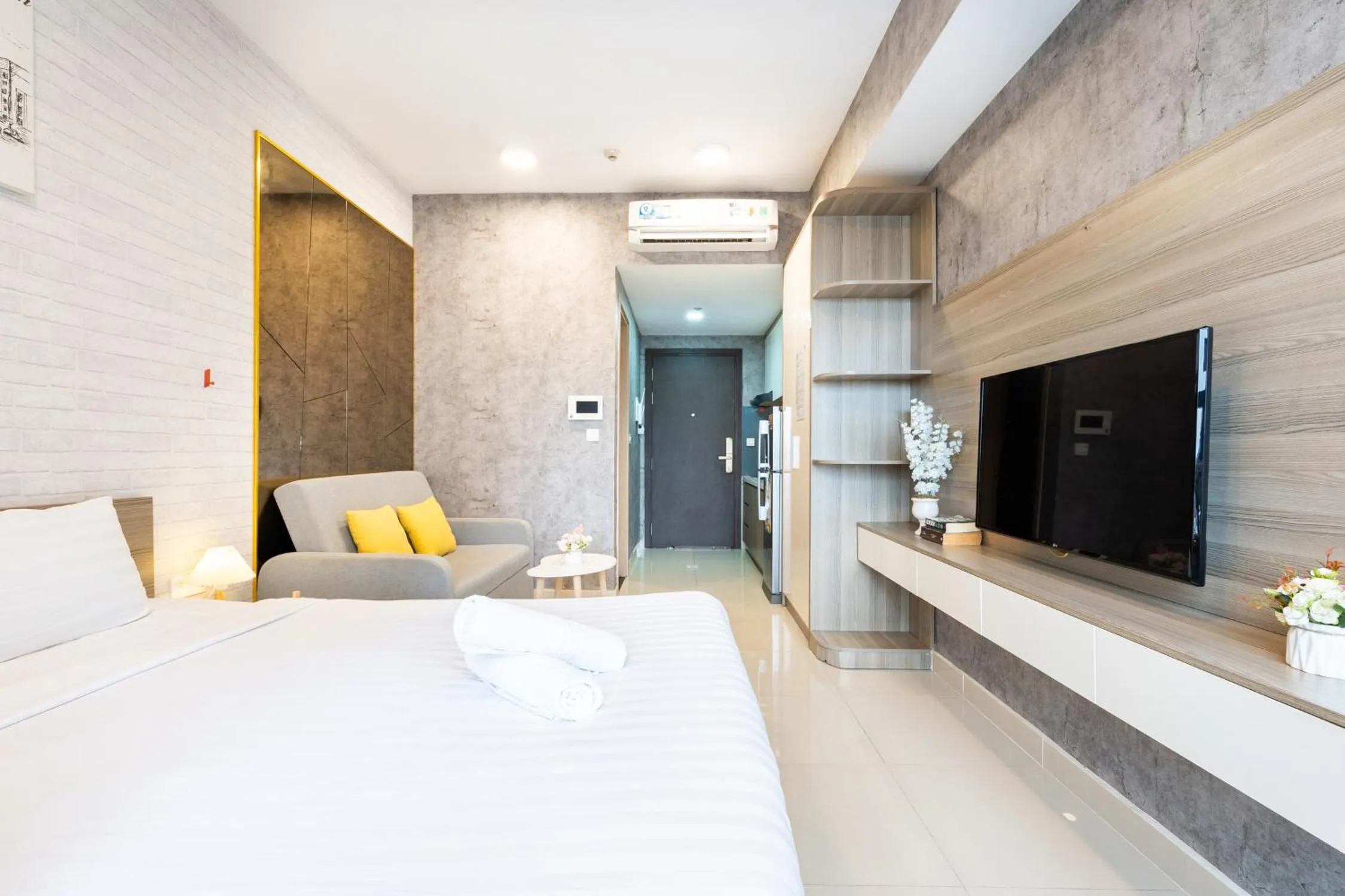 Bed in TeeUp Home - Infinity Pool Signature