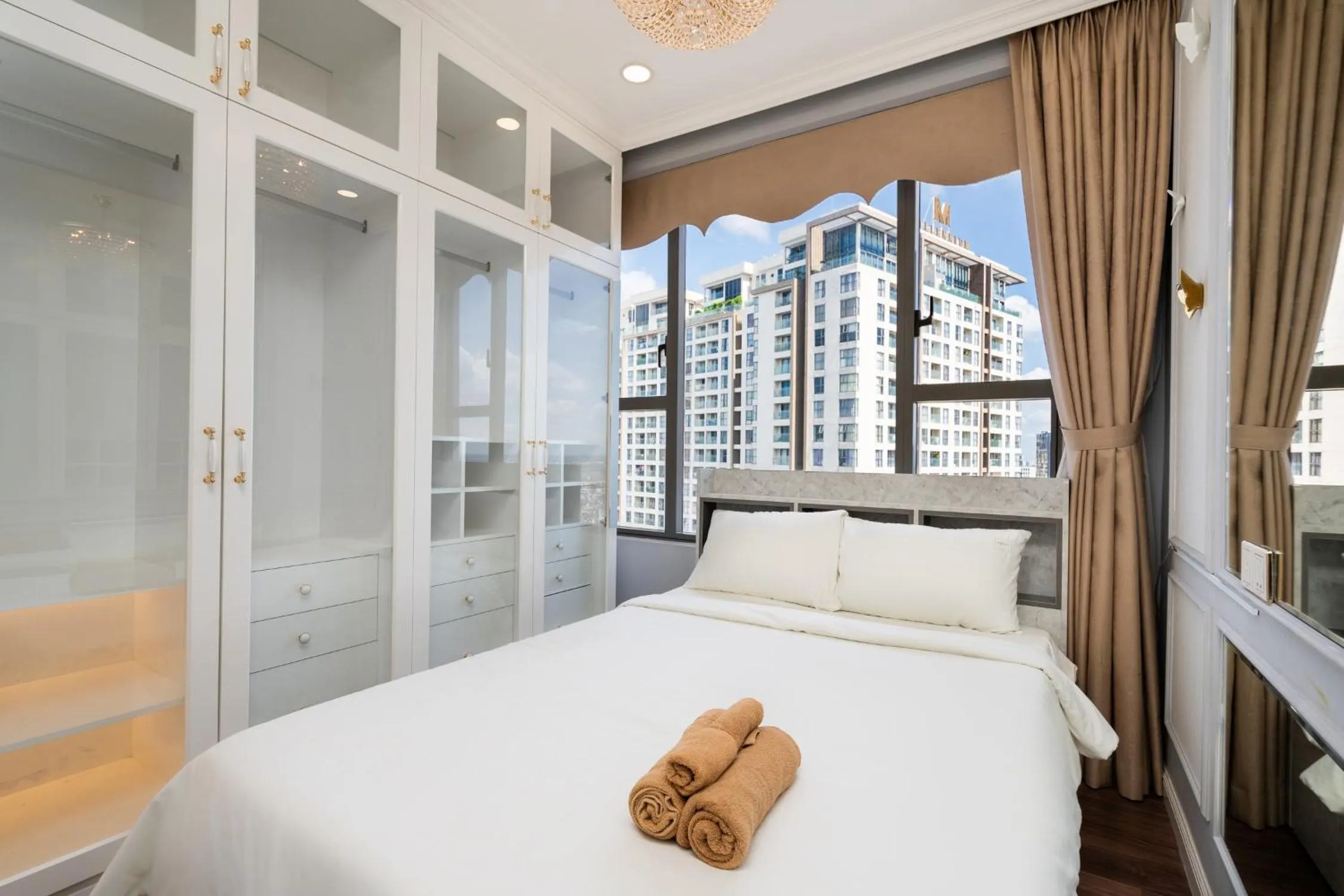 Bed in TeeUp Home - Infinity Pool Signature