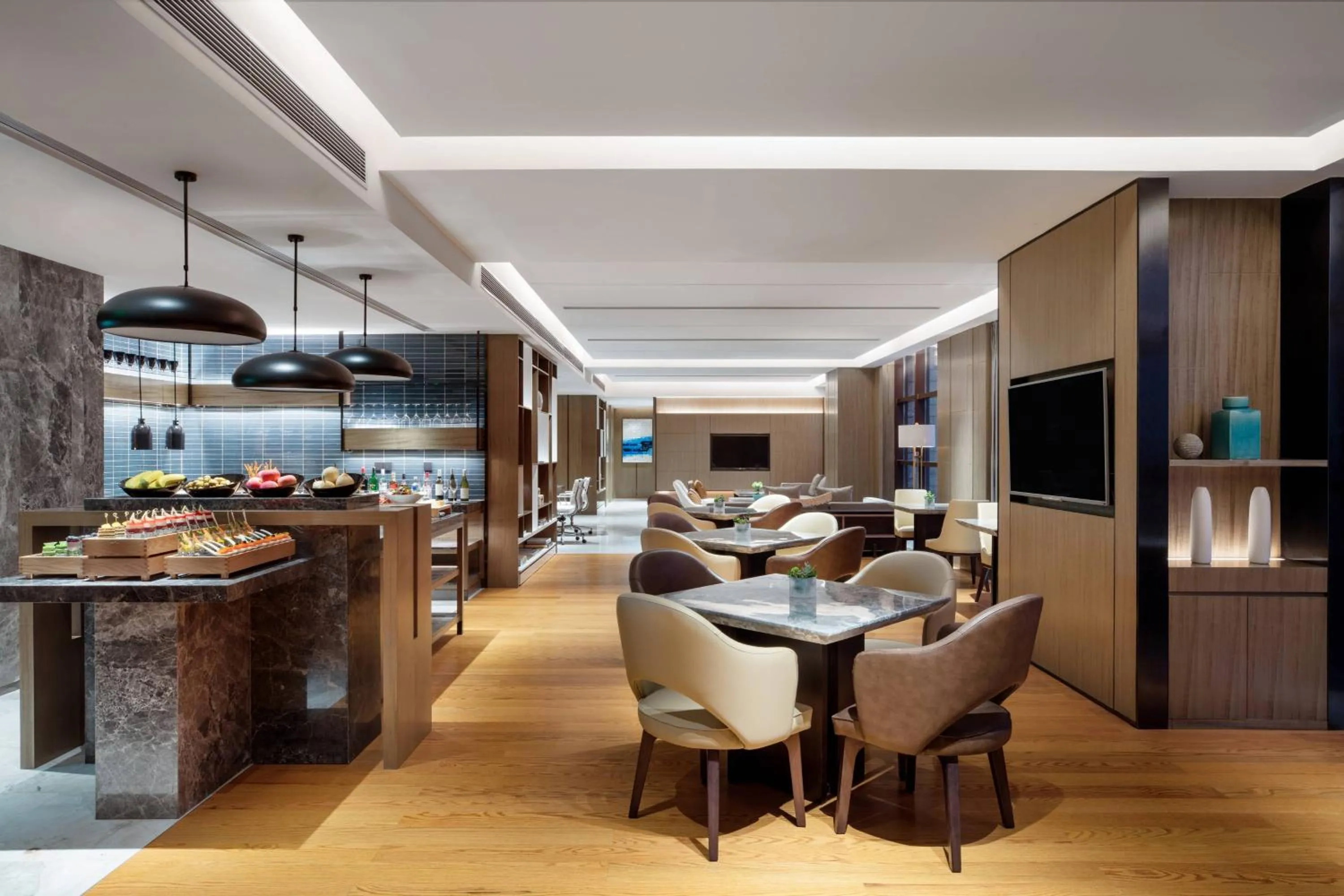 Lounge or bar in Courtyard by Marriott Shunde Longjiang, Near Furniture Fair