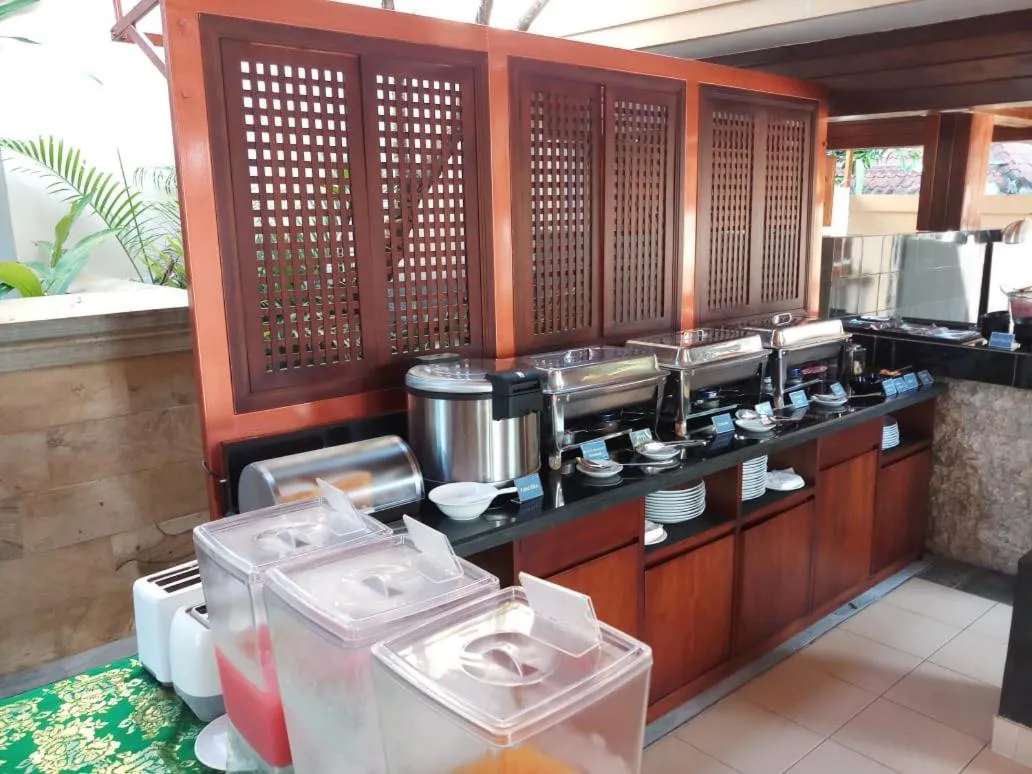 Buffet breakfast in Sari Villa Ubud