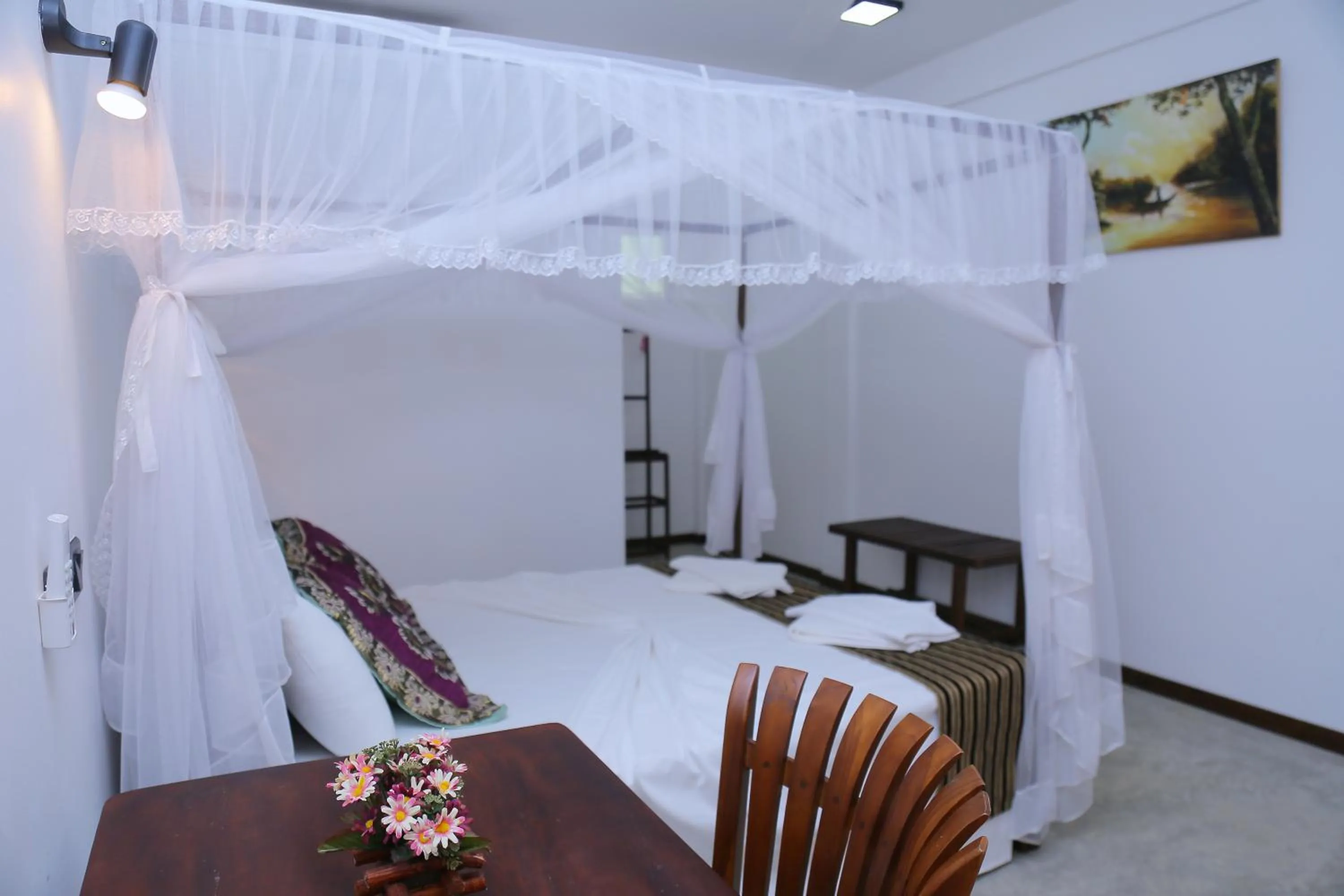 Photo of the whole room, Bed in Sigiriya Rock Hide