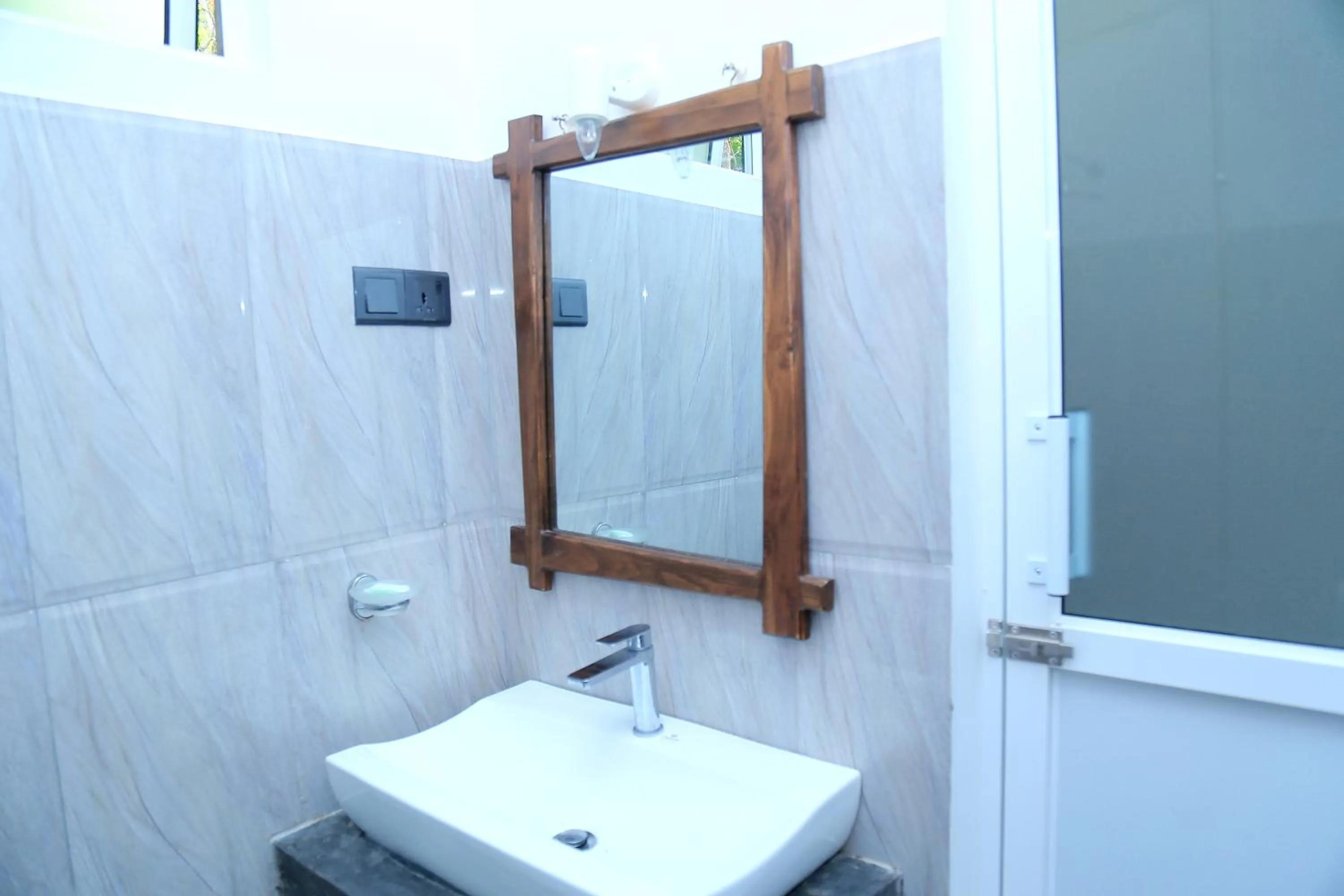 Bathroom in Sigiriya Rock Hide