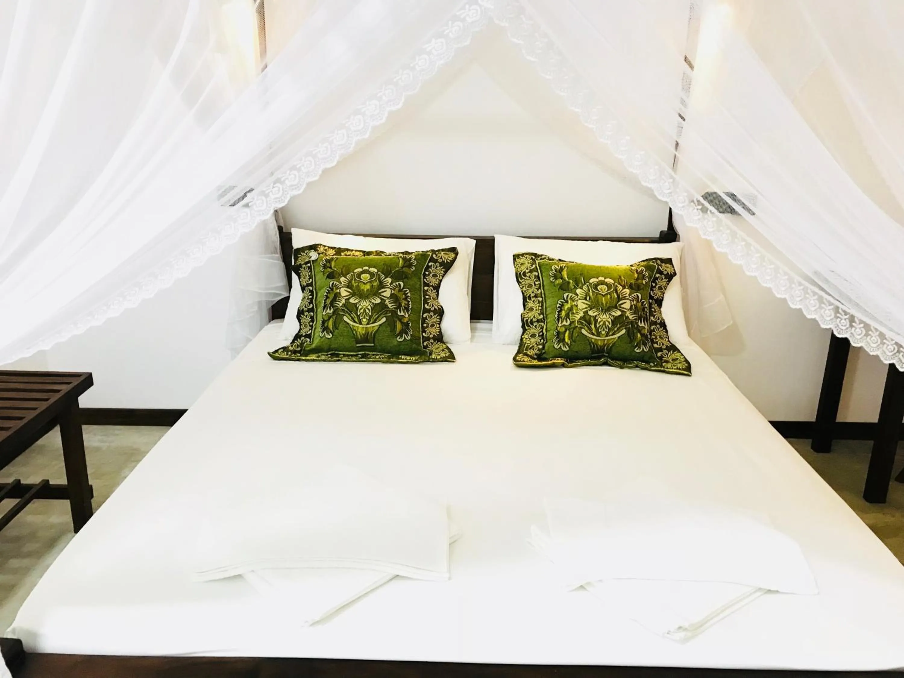 Bedroom, Bed in Sigiriya Rock Hide