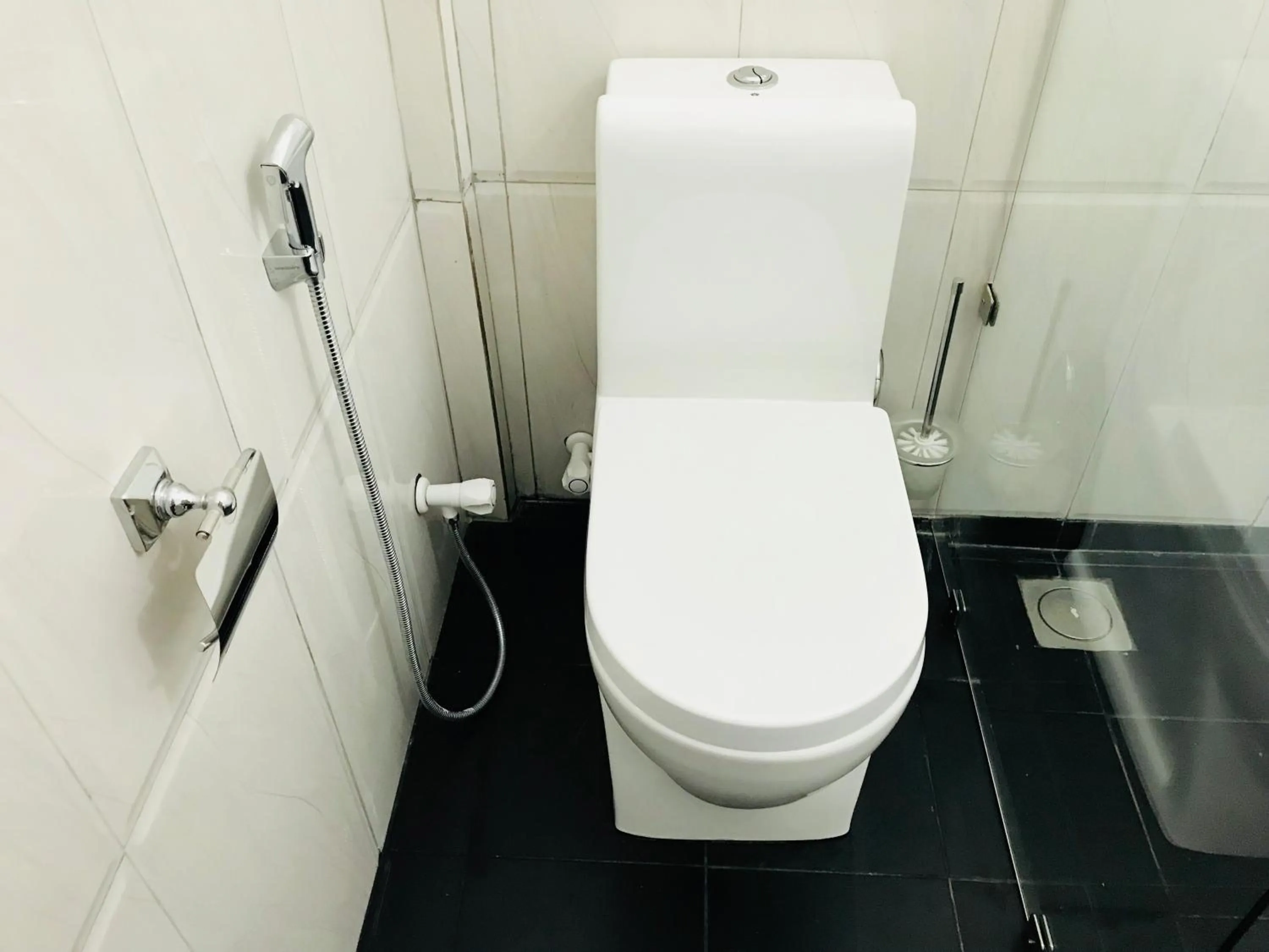Bathroom in Sigiriya Rock Hide