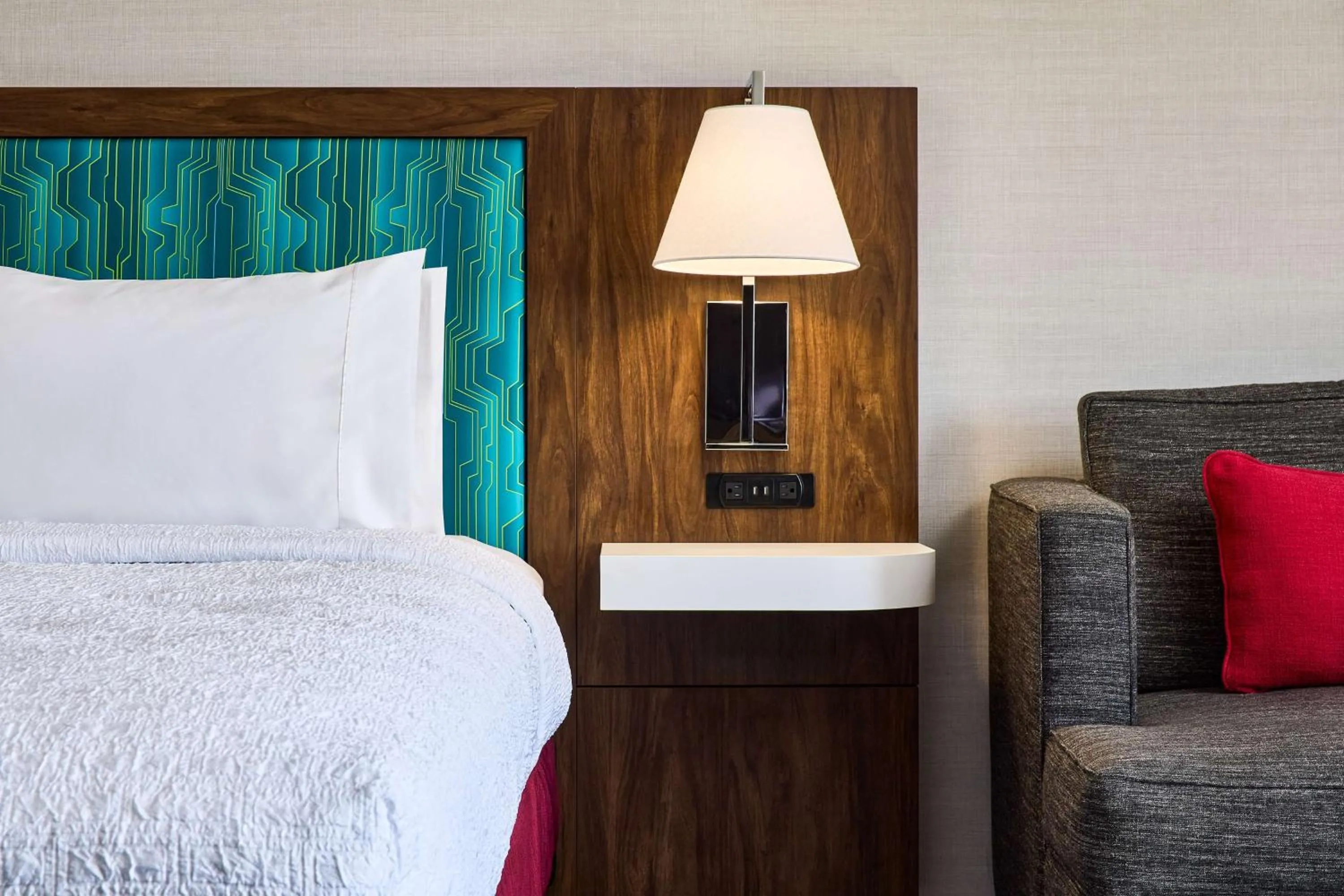 Bed in Hampton Inn Massillon